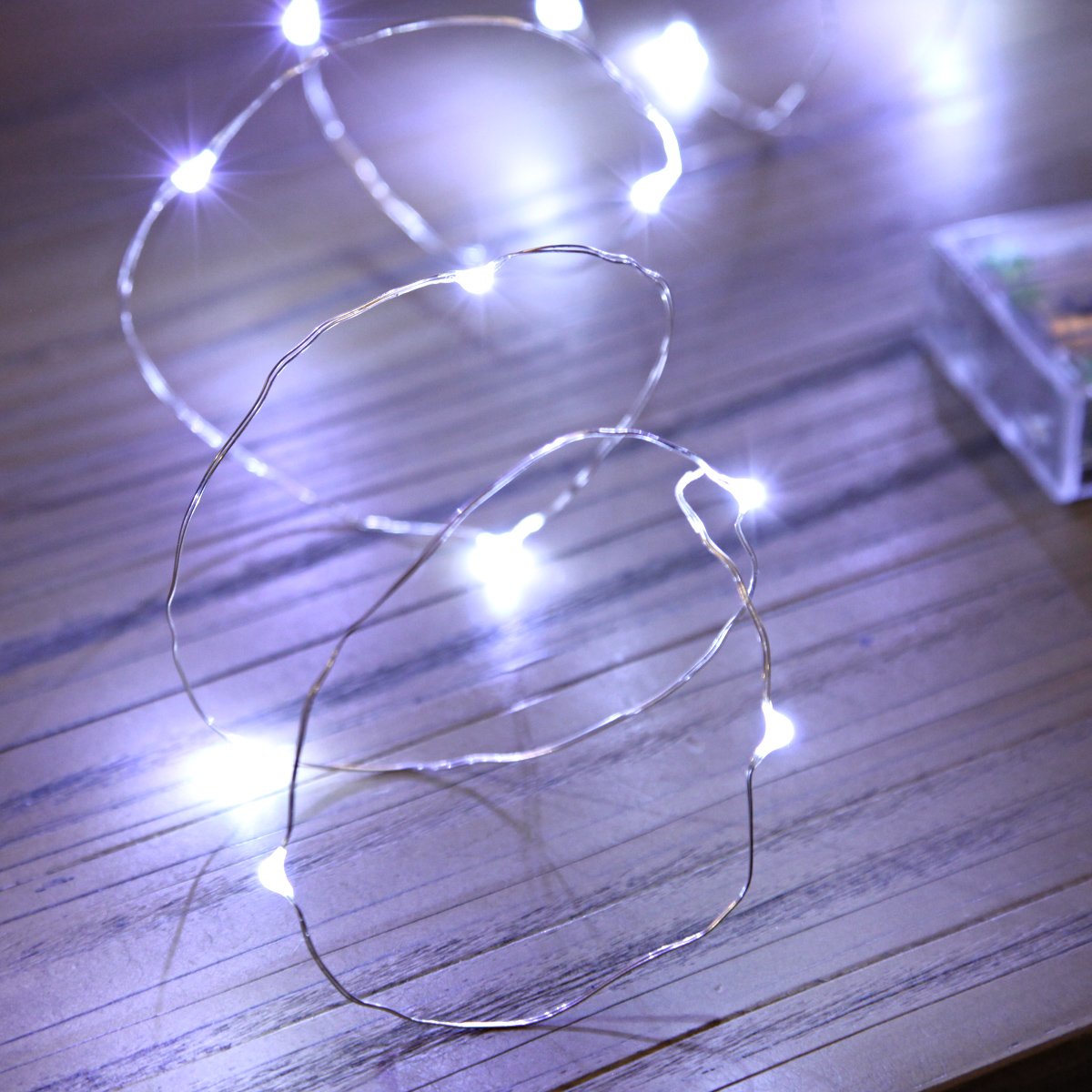 Festive Lights 2m 20 LED Battery Powered Decorative Micro Firefly Fairy String Lights with Silver Wire, Christmas Home Indoor Bedroom, Living Room, Reception, Wedding Decor, Tree Decoration (White)