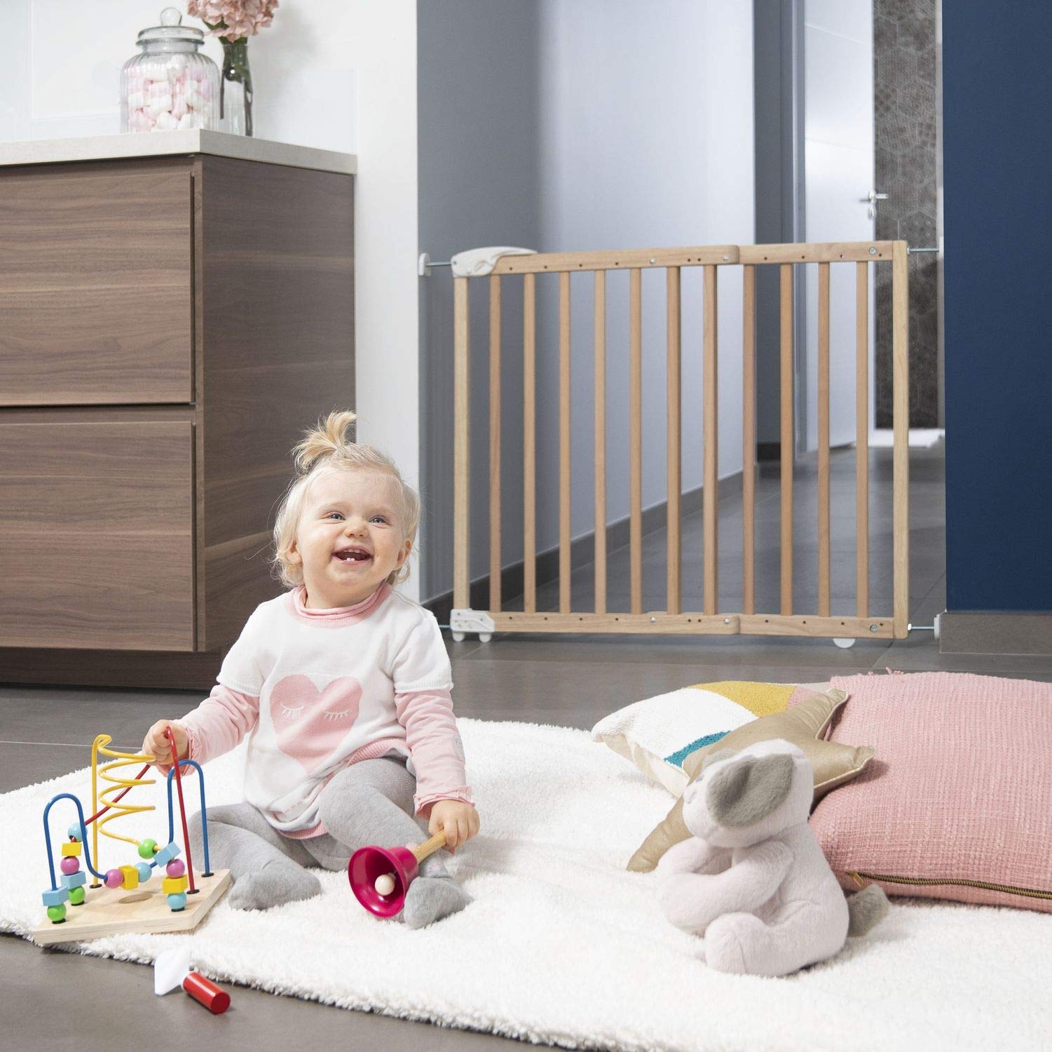 Badabulle Barrière de Sécurité Enfant en Bois Deco Pop - Barrière Extensible pour Ouverture de 63 à 106cm - Fixation Vis, Naturel