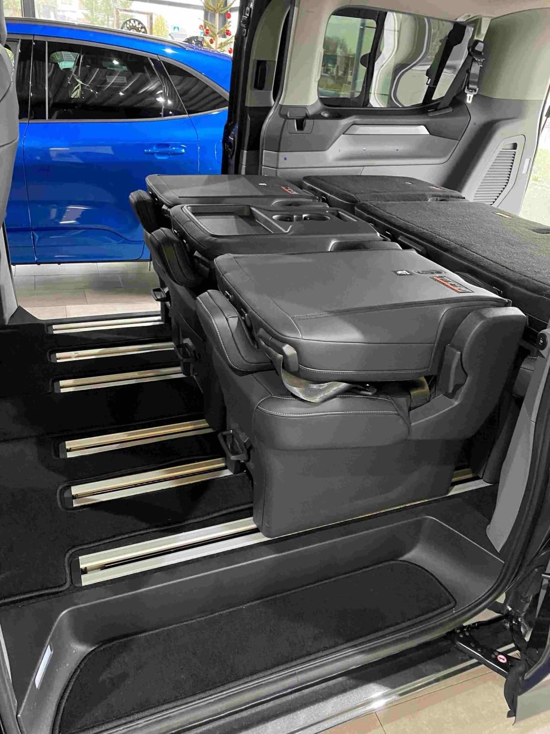 Gastraum Kofferraum Teppich Fußmatte schwarz passend für Ford Tourneo Custom Trend Titanium Active L1 (Kurz) ab 2023