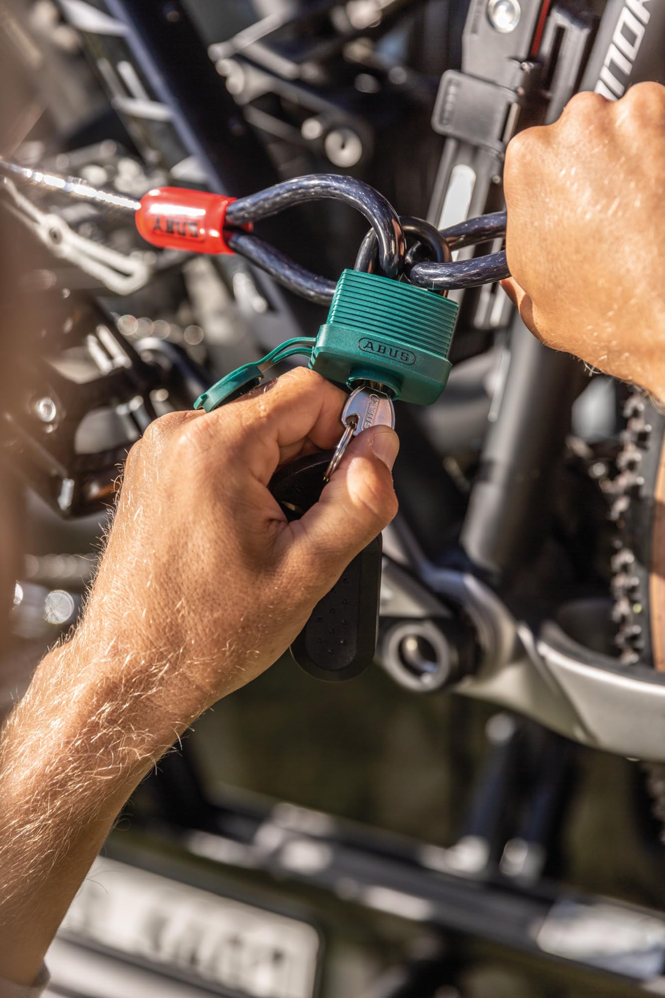 ABUS Cobra 10 loop cable - linka stalowa pokryta tworzywem sztucznym - zabezpieczenie akcesoriów rowerowych i motocyklowych - długość 5 metrów, grubość 10 mm