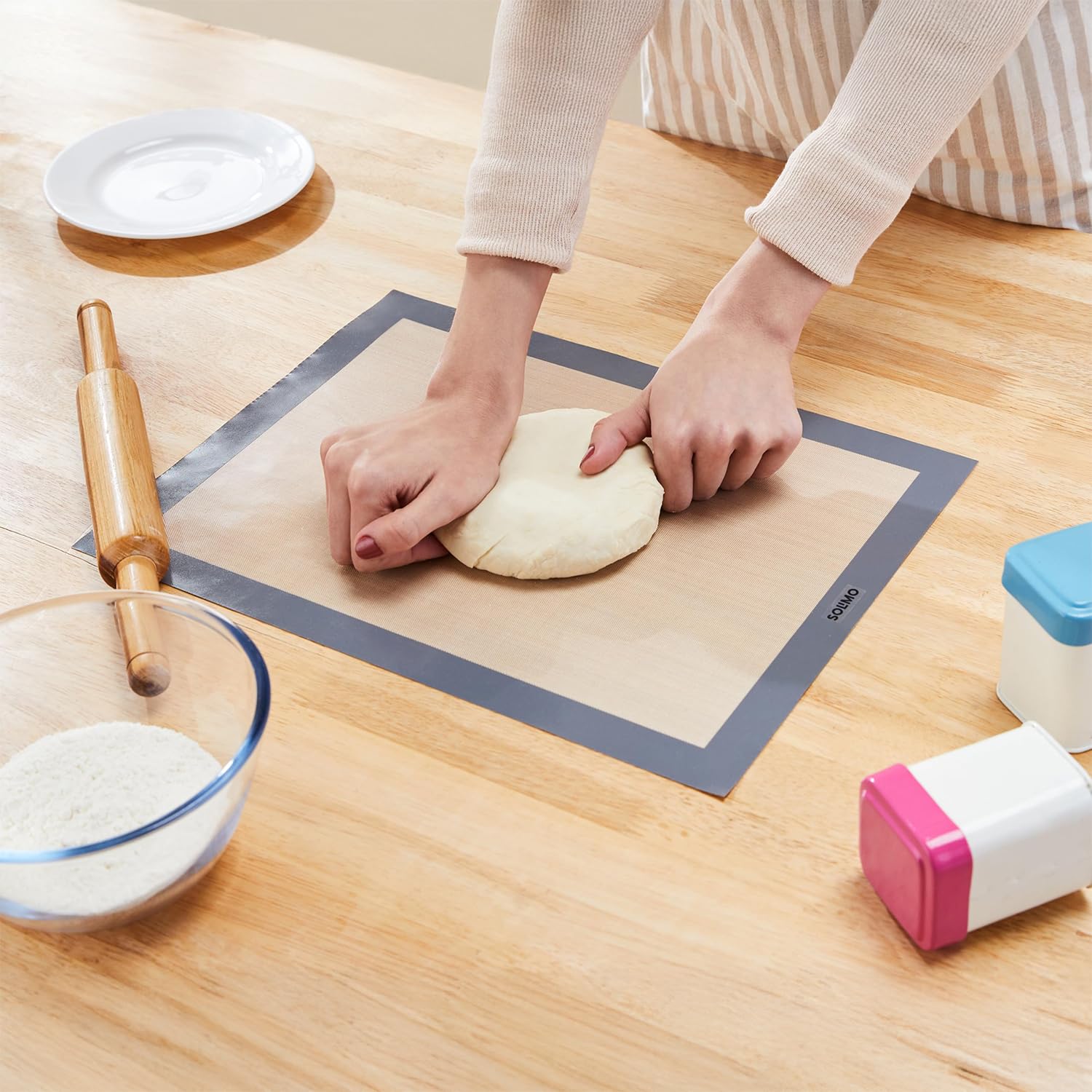 Amazon Brand - Solimo Non-Stick Silicone Glass Fiber Fondant Rolling & Baking Mat | Printed | Dishwasher Safe | for Chapati, Roti, Pizza