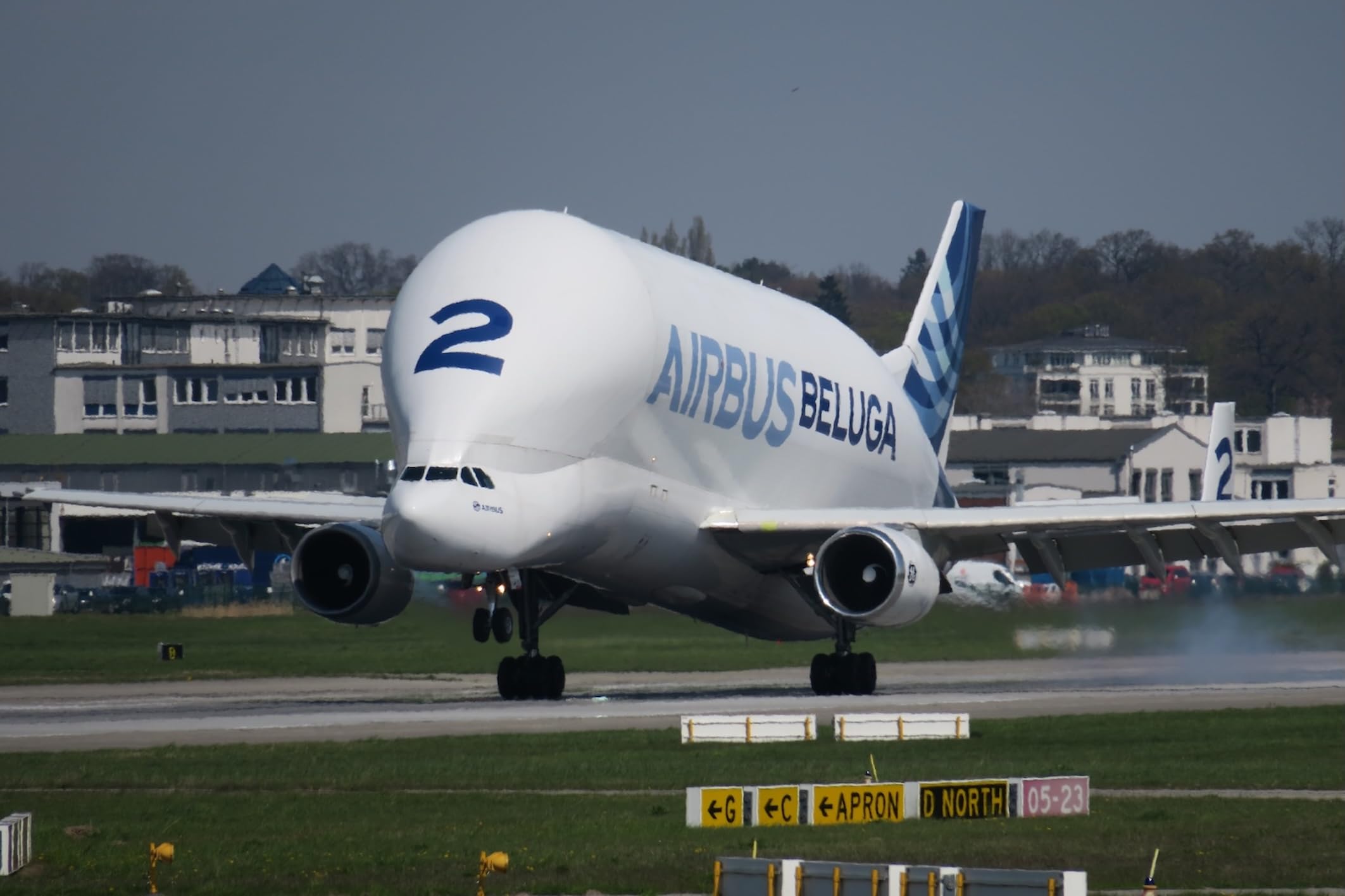 Das große Buch der Luftfahrt: Alles, was man über das Fliegen wissen muss – von der Technik der Flugzeuge bis zum Logistik-Wunderwerk Flughafen