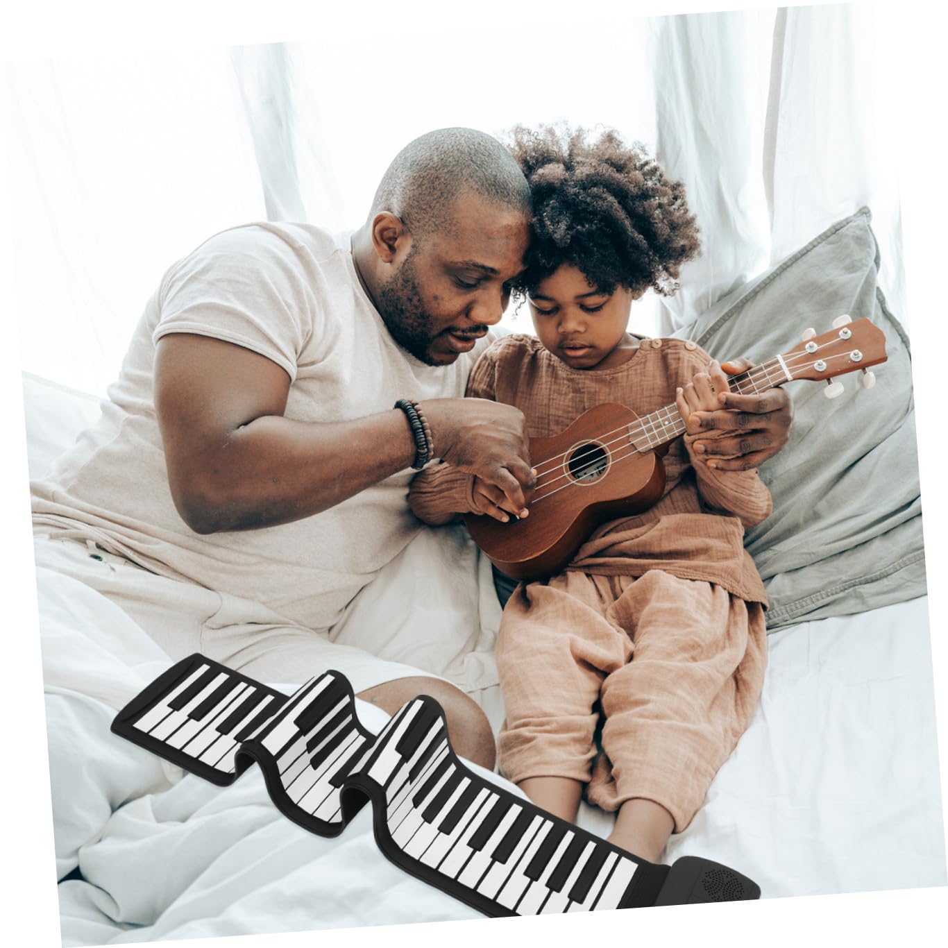 Pianoforte Portatile 61 Tasti in Silicone Leggero Funzione Accordo a Dito Singolo e Multiplo per Ragazzo Ragazza in Scena o Casa Ingresso Audio Mp3 e Pedale Sustain