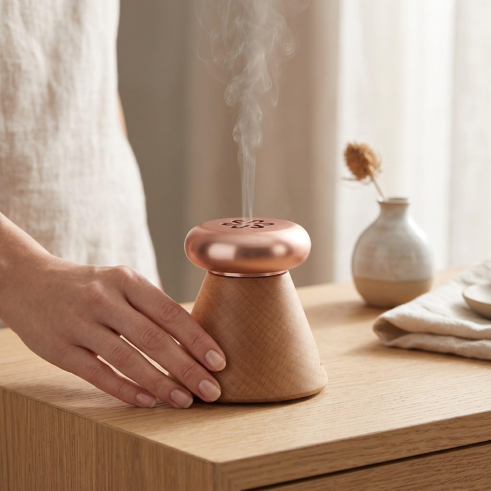 Difusor de Eléctrico, Difusor de Aceite Esencial sin Agua Recargable de Madera Maciza 750 MA, Carga de 2 Horas Apagado Automático Control de Temperatura para Dormitorio