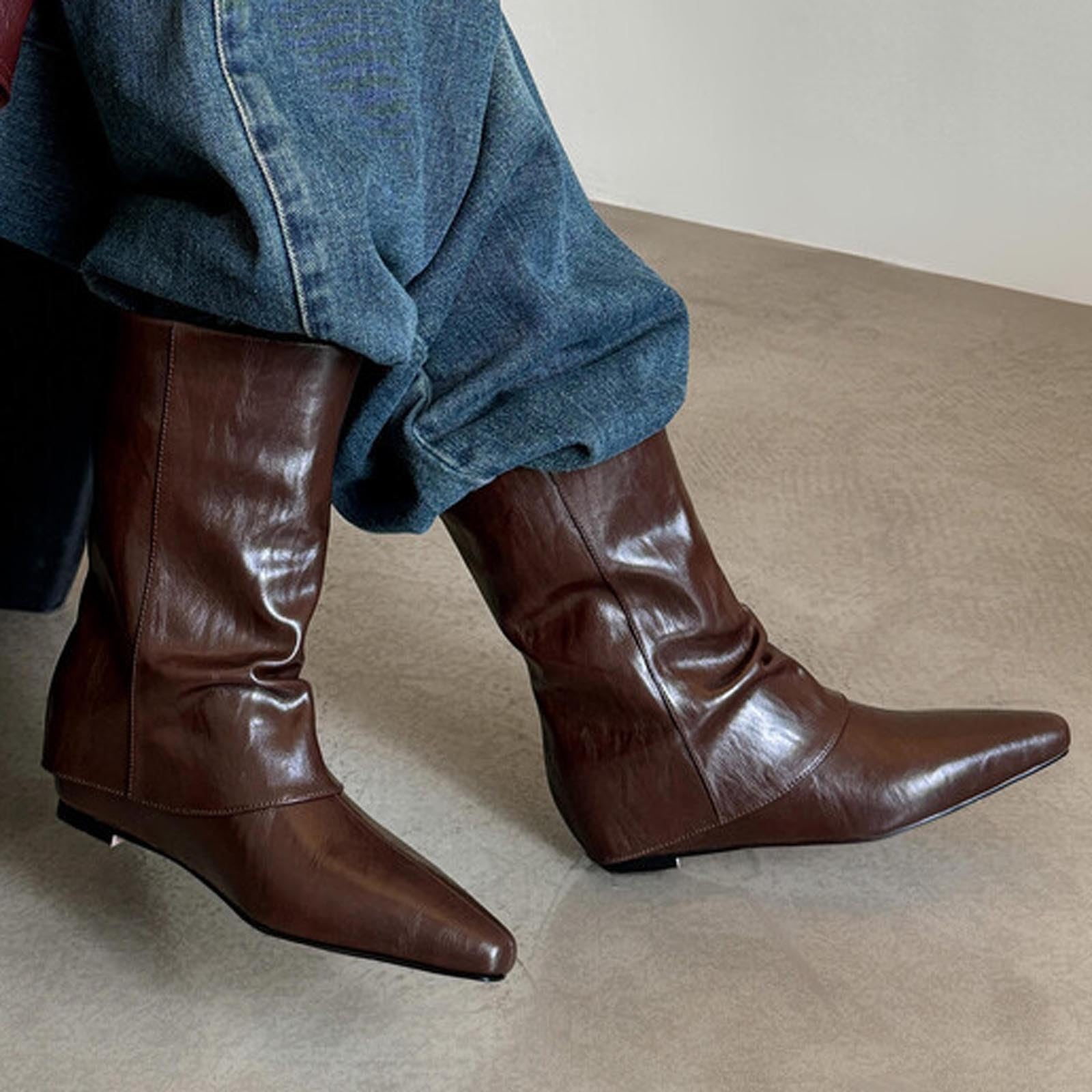 Stivali a metà Polpaccio con Tomaia Classica, Punta Affusolata, Tacco Basso, Stivaletto Slip-on.