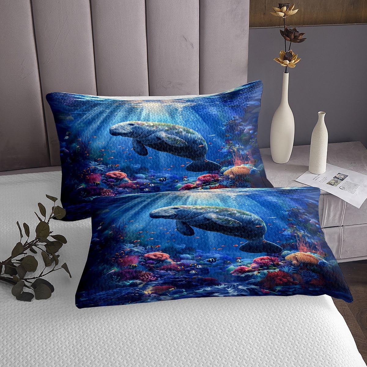 Homewish Seekuh Bedspread 220x240cm | Ozean Tagesdecke Bettüberwurf Meerestiere Bettüberwurf Bunte Korallenriff Fische Steppdecke Raumdekor 2 Kissenbezüge