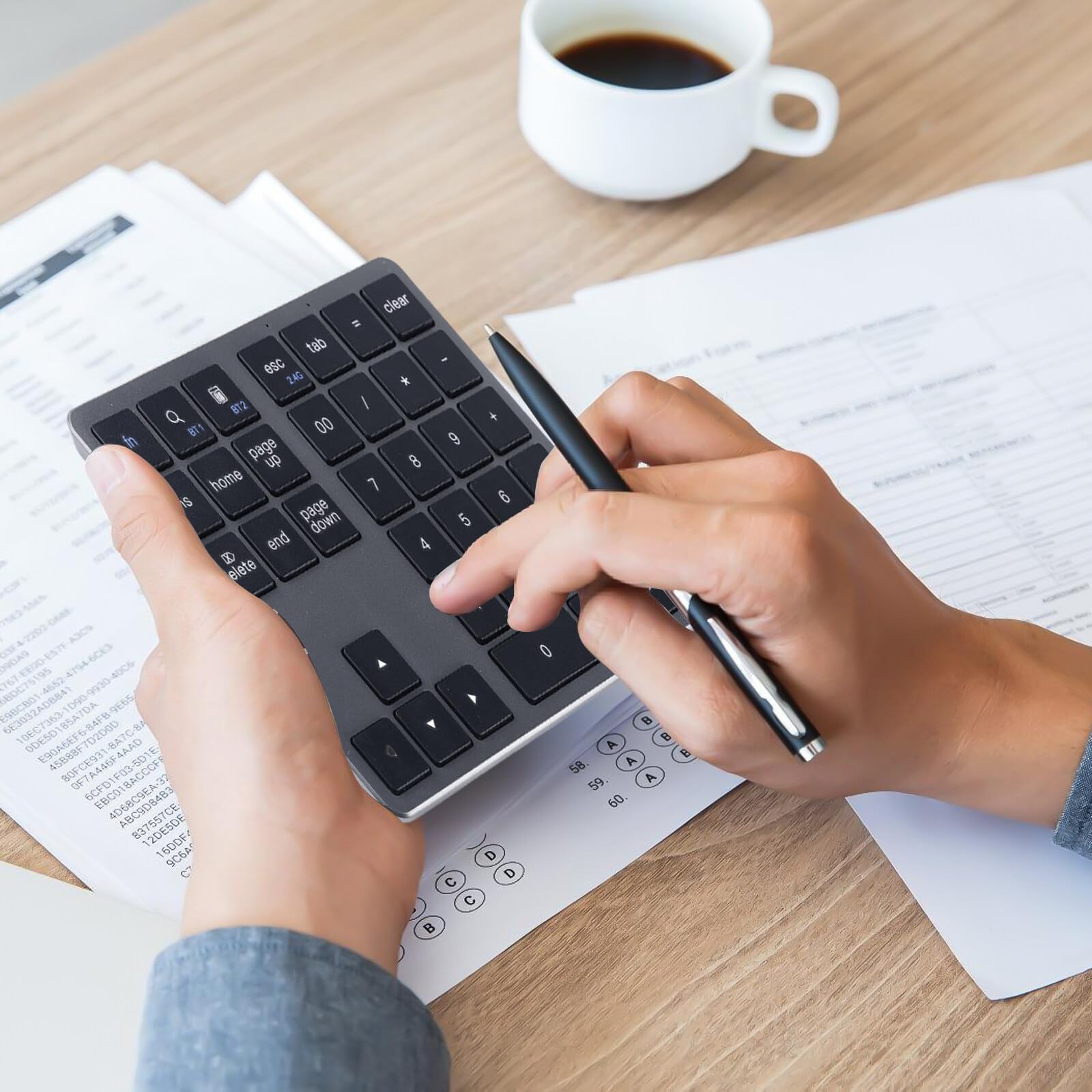 BAIFULAI Tastierino numerico wireless a 35 tasti, tastierino numerico portatile, mini tastierino numerico ricaricabile, senza fili, con USB-C, per la contabilità finanziaria laptop/desktop/notebook