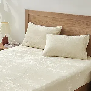 BEDELITE Velvet Fitted Sheet and Pillowcases Set, Luxury Soft Fuzzy Bottom Sheet with Reinforced Elastic Corner Straps, Deep Pocket up to 15 Inch, 1 Fitted Sheet and 2 Pillowcases (Full, Cream)