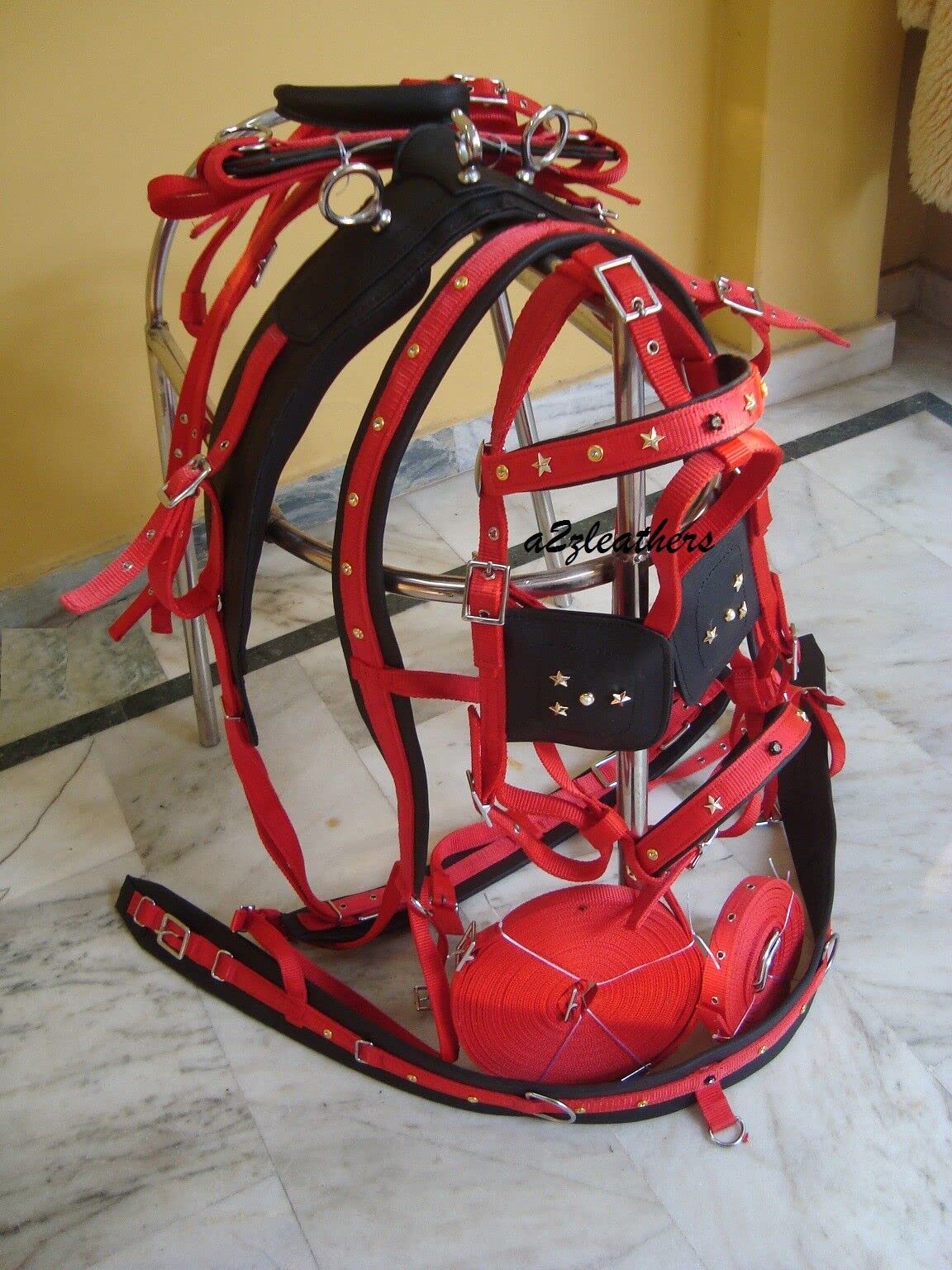 Imbracatura da guida in nylon per cavallo singolo in rosso/nero con briglia a fascia in diamante in 4 misure (completa)