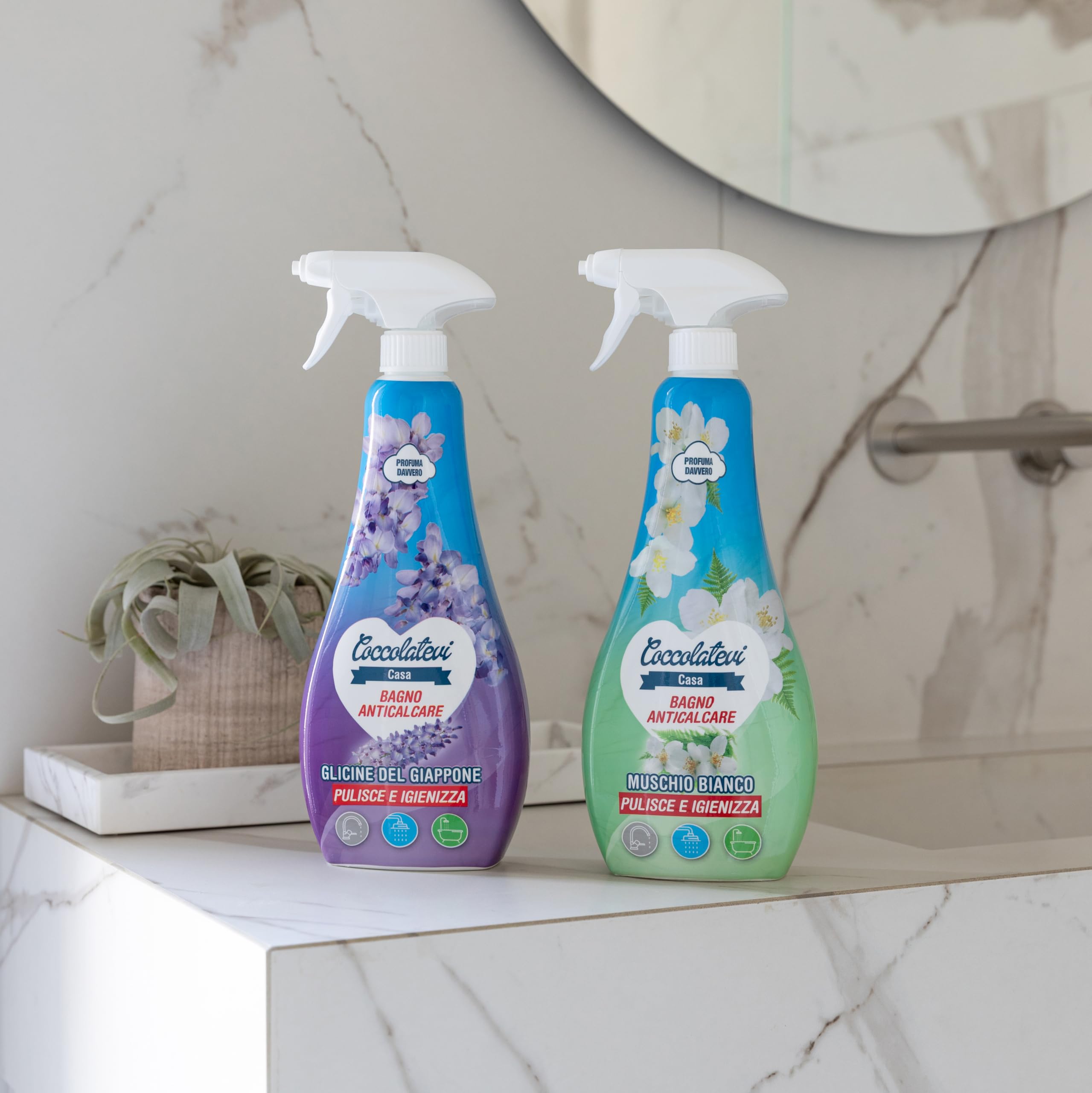 COCCOLATEVI Spray Anticalcare Bagno Muschio Bianco 750 ml x 3, Detergente Bagno Super Profumante, Rimuove Calcare e Residui di Sapone, Lucida e Protegge, Pulisce e Igienizza