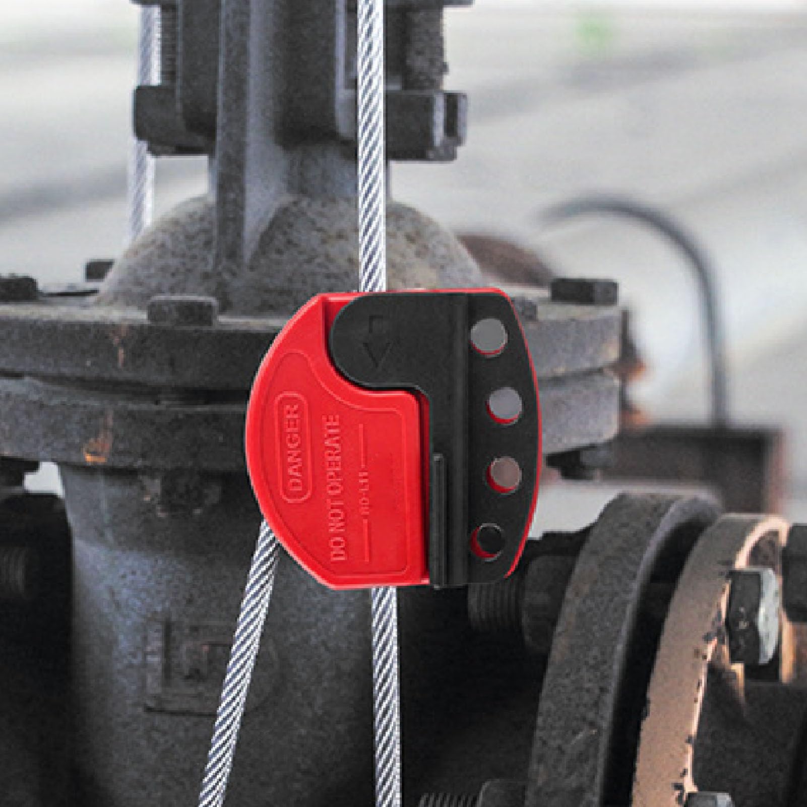 Steel Cable Lock, Adjustable 4mm Stainless Steel Cable Lockout with Customizable Length, Secure Self Locking for Equipment Maintenance, Tagout Cable Lock with Multi User Safety