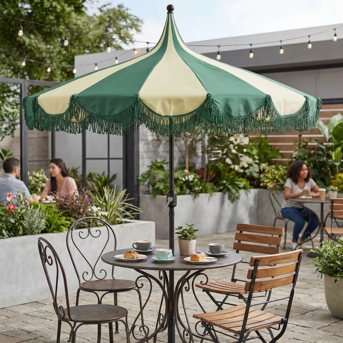 MICA Decoration Kim Gestreifter Sonnenschirm mit Tragetasche - Stockschirm 238 x Ø235 cm - Garten oder Balkon Sonnenschutz - Polyester, Stahl - Dunkelgrün