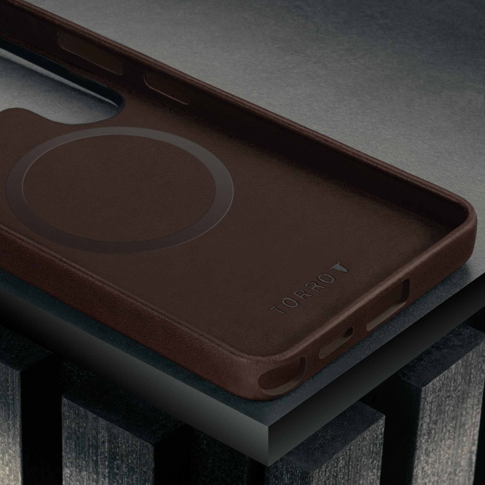 TORRO Etui kompatybilne z Samsung Galaxy S26 Ultra 5G 2026 - skórzane etui premium z funkcją ładowania MagSafe, smukłe, z zderzakiem (Ciemnobrązowy)