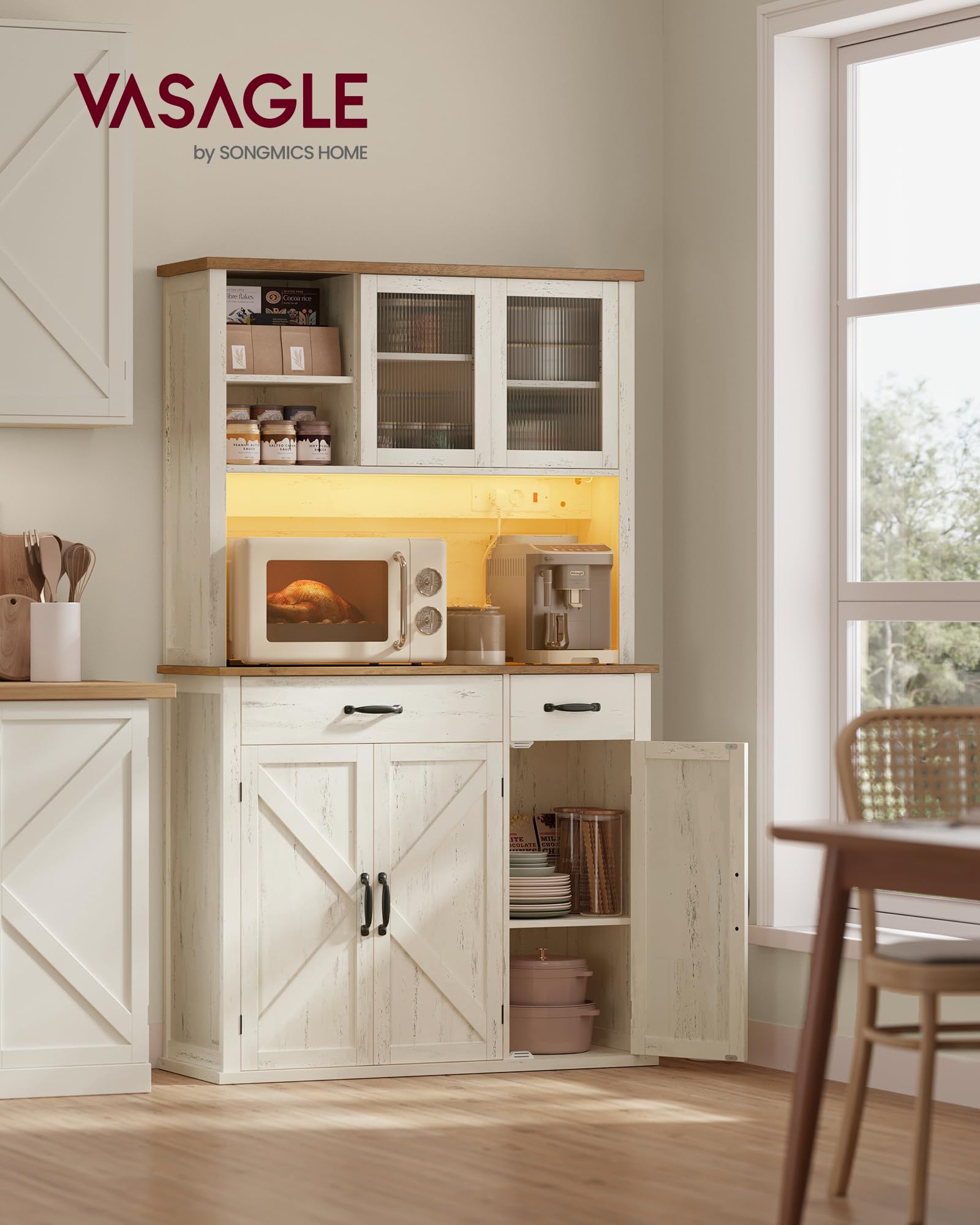 VASAGLE Credenza Cucina con Luce e Multipresa, Mobile Dispensa Cucina con Ante e Cassetto, 39,5 x 106,5 x 180,6 cm, con Ripiani Regolabili, Stile Farmhouse, Bianco Vintage e Marrone Miele BBK391W02
