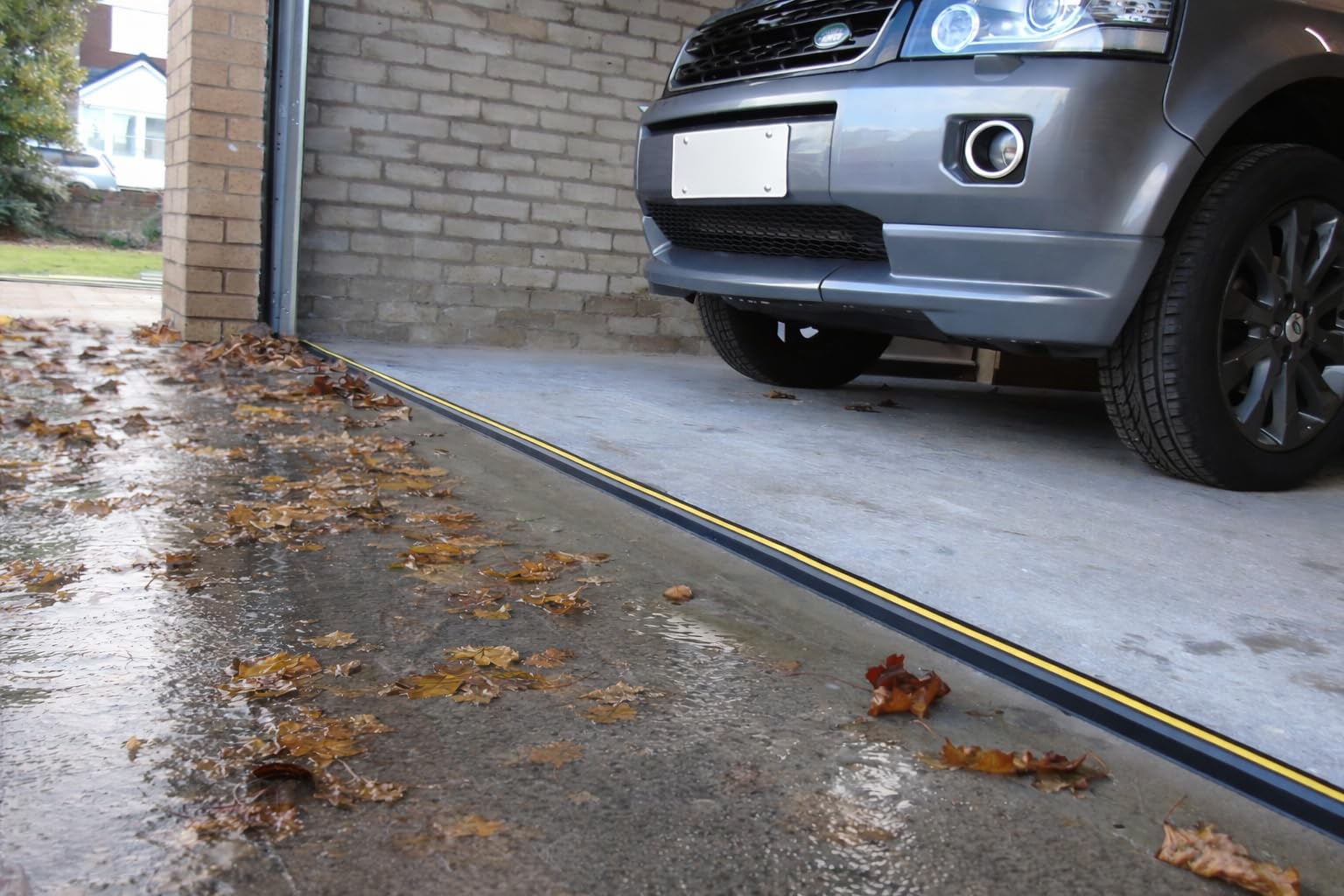 Kit de joint de seuil de porte de garage de 1,5 cm de haut, longueur de 4,34 m | PVC souple | Le kit complet comprend un adhésif | GaraDry