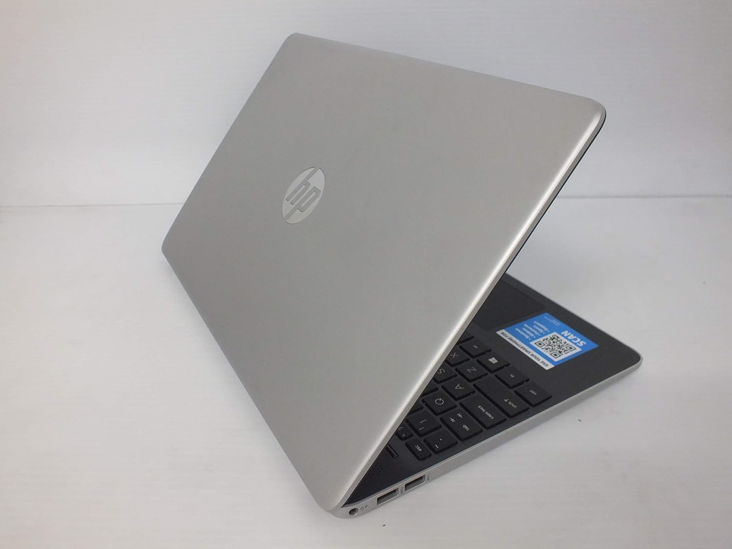 Super Brands HP 15-DY1051WM Notebook 15.6 HD i5-1035G1 1GHz 8GB RAM 256GB SSD Win 10 Home Natural Silver