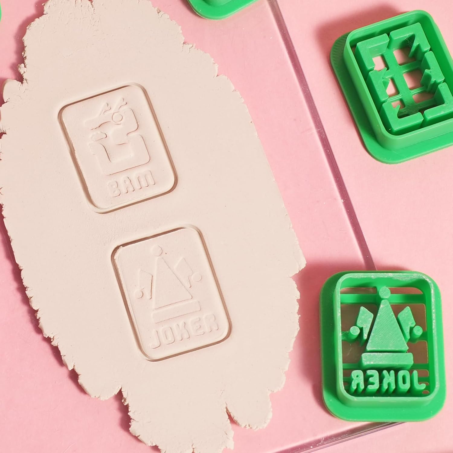 10 PCS Polymer Clay Cutters Shaped Mahjong Tile Clay Mold for Making Earrings,Pendants and Charms DIY Jewelry Tools Mahjong Player Lovers Gift(1 1/8", Mix)