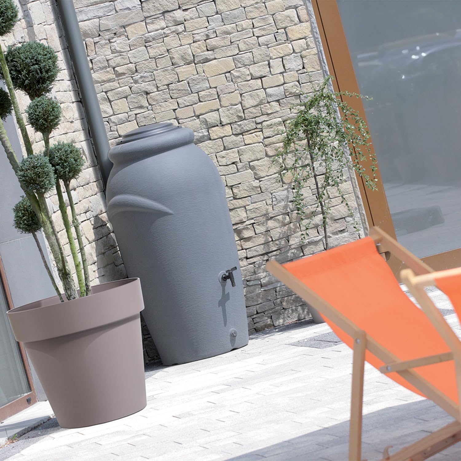 Serbatoio per Acqua Piovana Aquacan 210L | 56x59,9x118,3 cm | 2 Punti di Attacco | Incluso Inserto per Fiori Rubinetto e Sistema di Raccolta Acqua | Cisterna da Giardino | Colore Grigio Design Moderno
