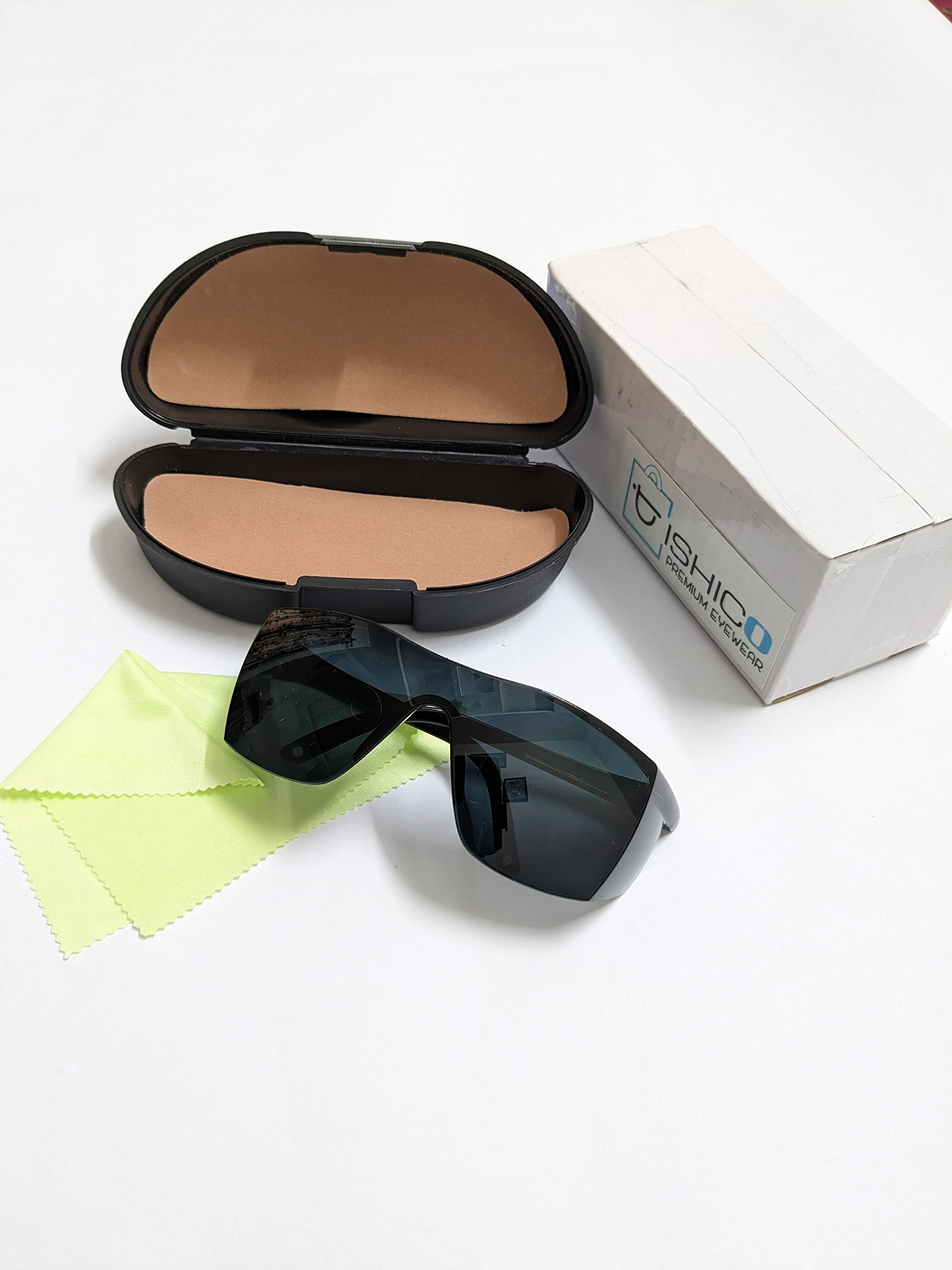 IGuard Quality Eye Protection Black Goggle with Black Hard Case Best used after Cataract and Eye Post Surgery (B0BQWCZQ4V) Amazon Price History, Amazon Price Tracker