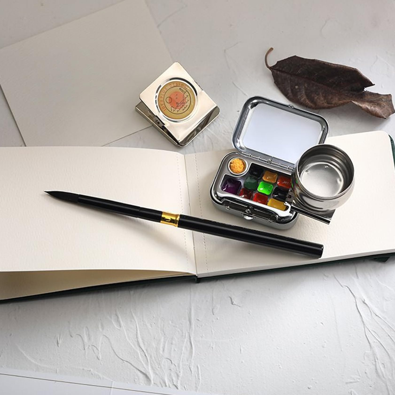 Set di colori ad acquerello da viaggio, 10 griglie Mini tavolozza per acquerelli vuota con clip magnetica e brocca per rondella penna, Set di acquerelli portatile, Mini tavolozza, vernice
