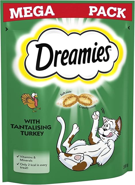 Dreamies Mega Pack Cat Treats, tasty snacks with delicious turkey, 6 pouches of 200 g
