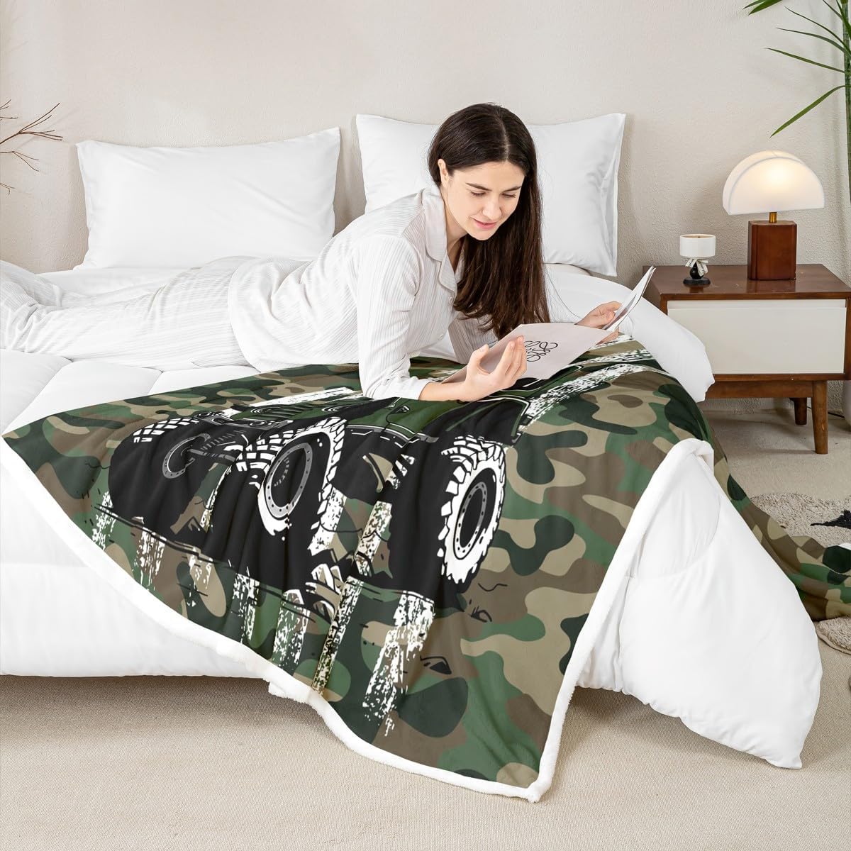 Off-Road Vehicle Fleece Blanket,Green Racing Car Sports Adventure Plush Blanket for Kids Teens,Lovely Room Decor,Green Camo Retro American Flag Graffiti Flannel Blanket,Twin 60"x80"