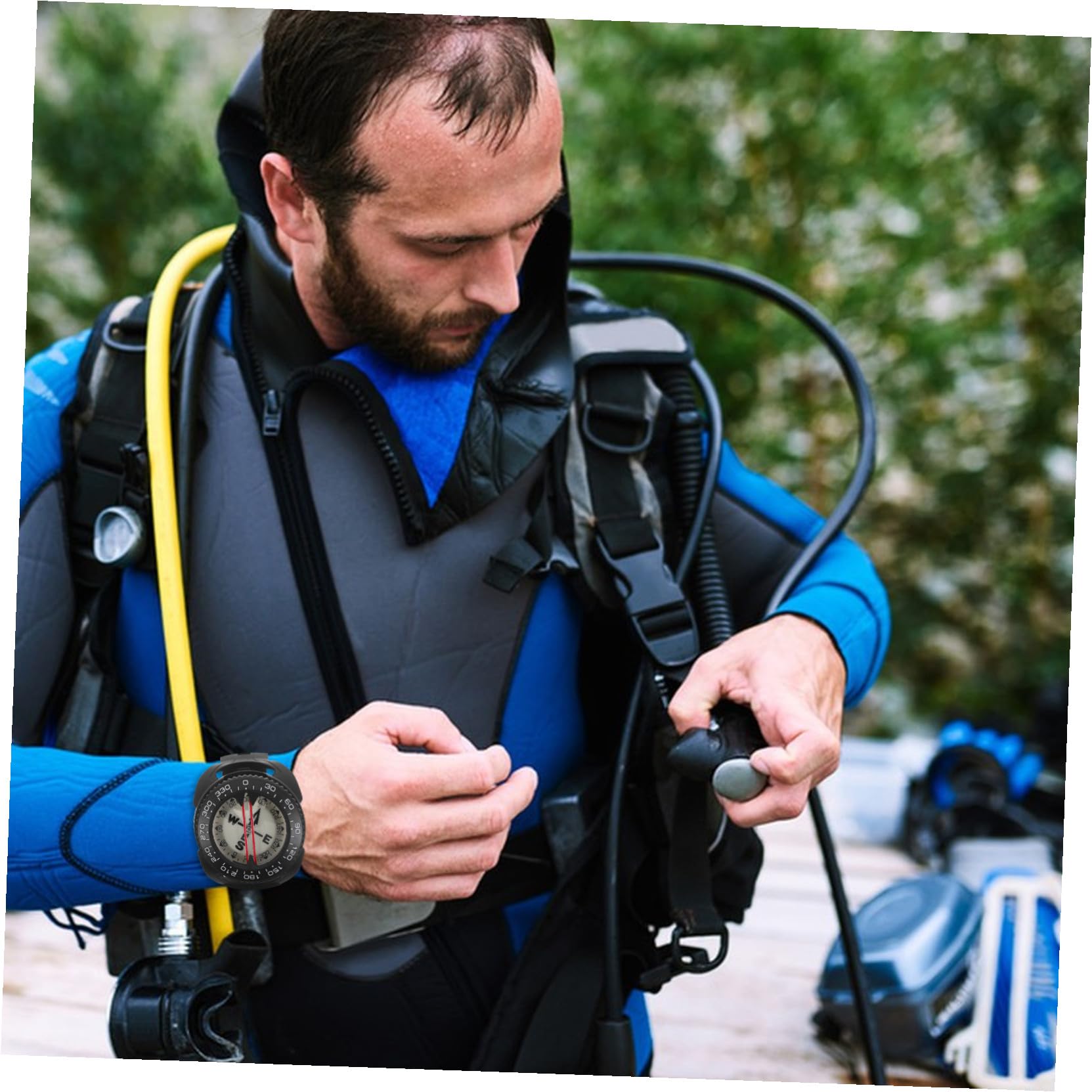 UPKOCH Boussole de Poignet Lumineuse pour Plongée Étanche et Portable avec Affichage pour Orientation Précise et Utilisation Camping ou Randonnée
