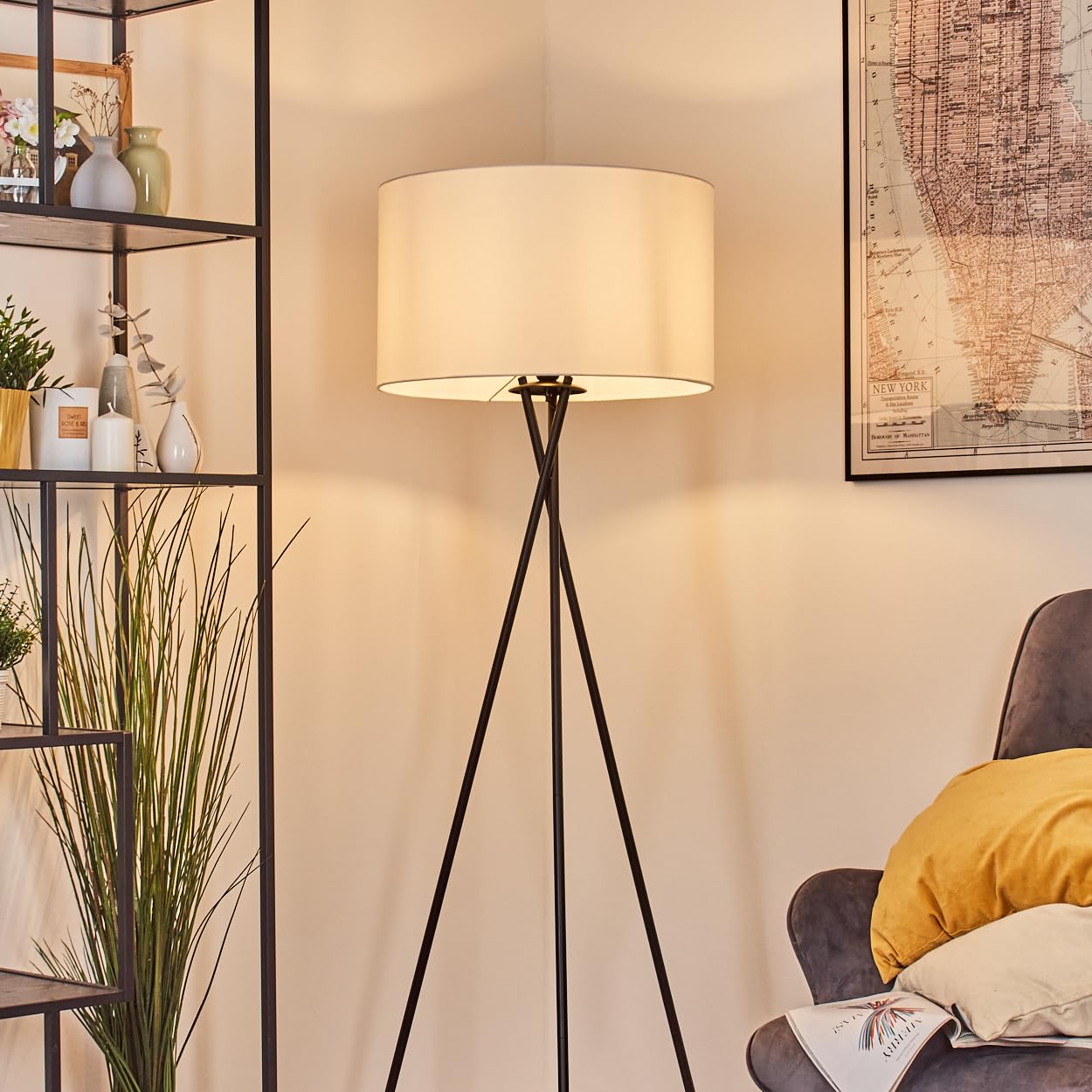 HOFSTEIN Stehleuchte Flemming, Stehlampe aus Metall im modernen Design mit Schirm aus Stoff, Ø 50 cm, 157,5 cm, E27, mit Fußschalter - Wohnzimmer, Schlafzimmer, Esszimmer, Flur