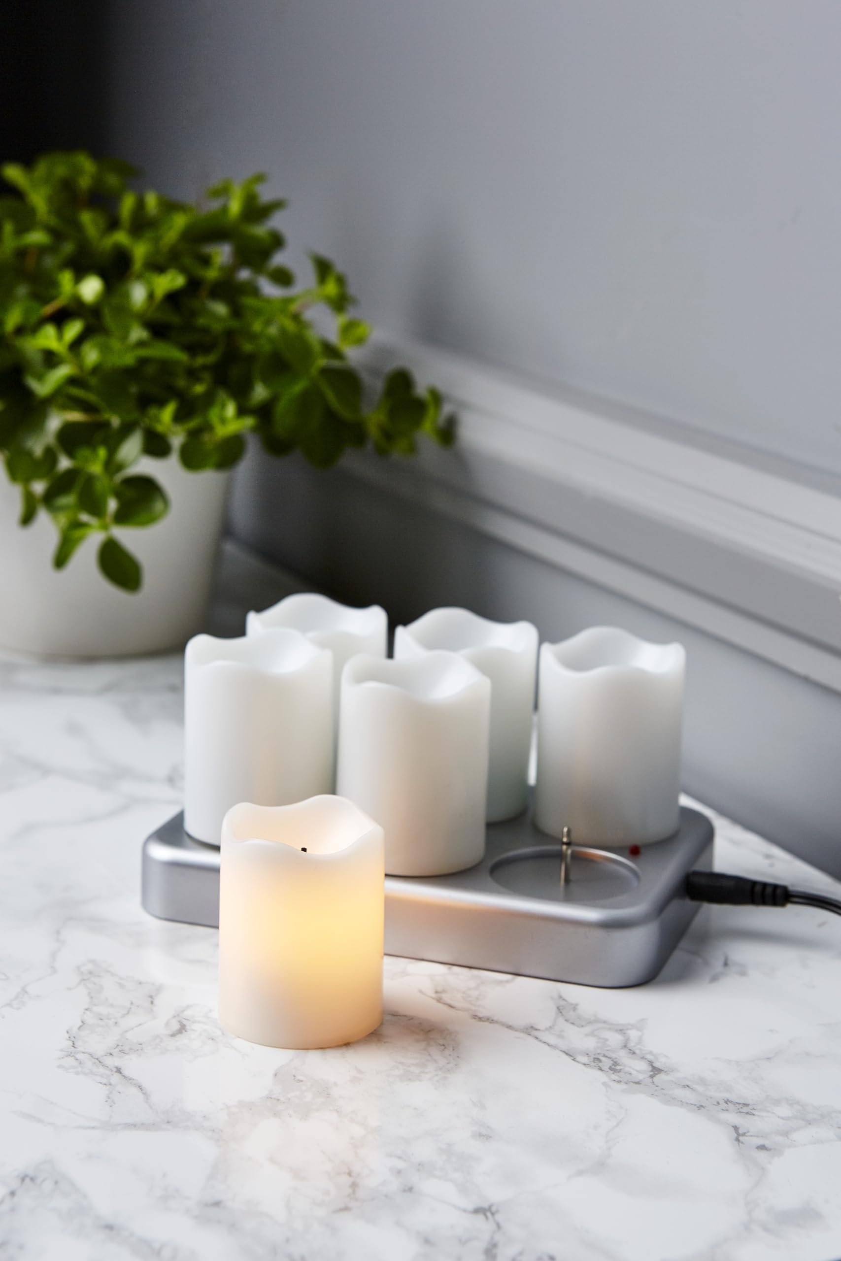 Chargeme - Juego de 6 velas LED con estación de carga (velas)