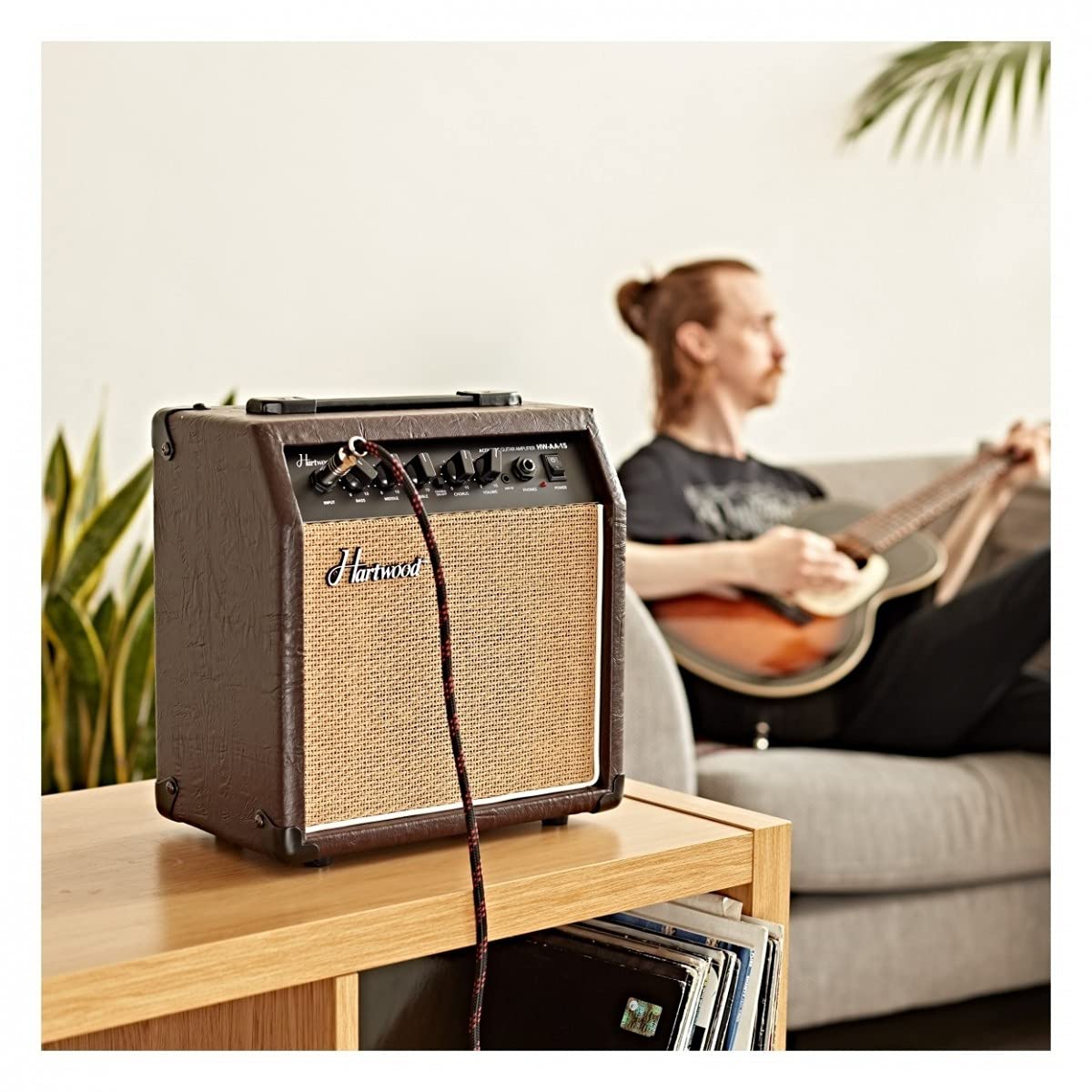 Amplificateur de Guitare Acoustique Hartwood 15 W avec Chorus et égaliseur 3 Bandes | Amplification claire et naturelle, EQ 3 bandes avec contrôle de chorus, sortie casque pour une pratique silencieuse
