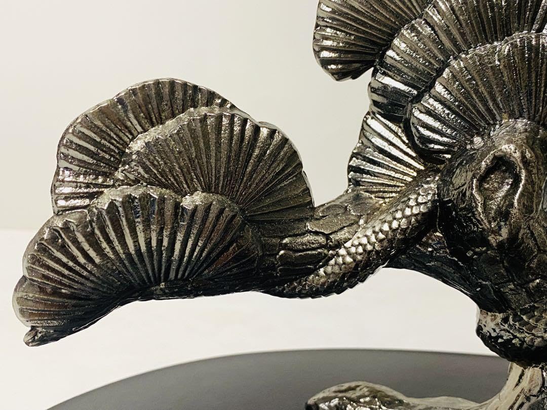 台座付き 銀白色 金属工芸 松 蛇 縁起物 干支 置物 オブジェ Amazon.co