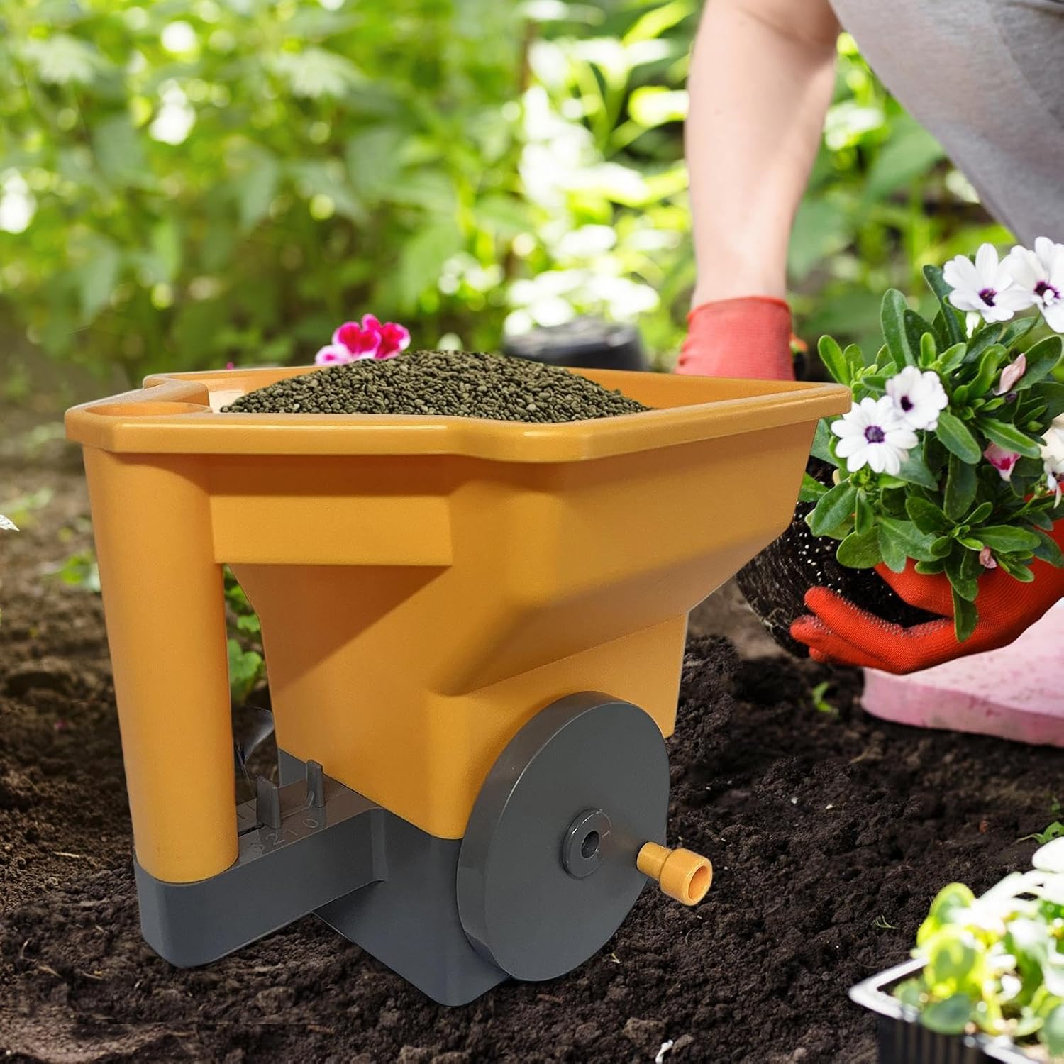 Fertilizer Spreader, Hand-cranked Adjustable Small Handheld Seeder, Lawns Broadcast Spreaders, for Garden Yard Winter Driveway ATV Agriculture Farm Commercial Residential
