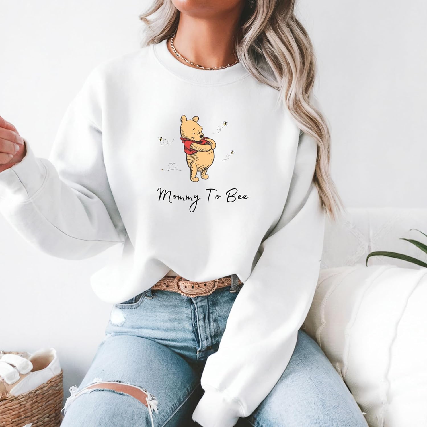 Mommy to Bee Sweatshirt, Cute Mom Sweatshirt, Pregnancy Reveal Sweatshirt, New Mom Gift Sweatshirt, Gift for Mom sweatshirt, Mother Day's Sweatshirt, Expecting mom Sweatshirt, Bee Themed Maternity - Image 2