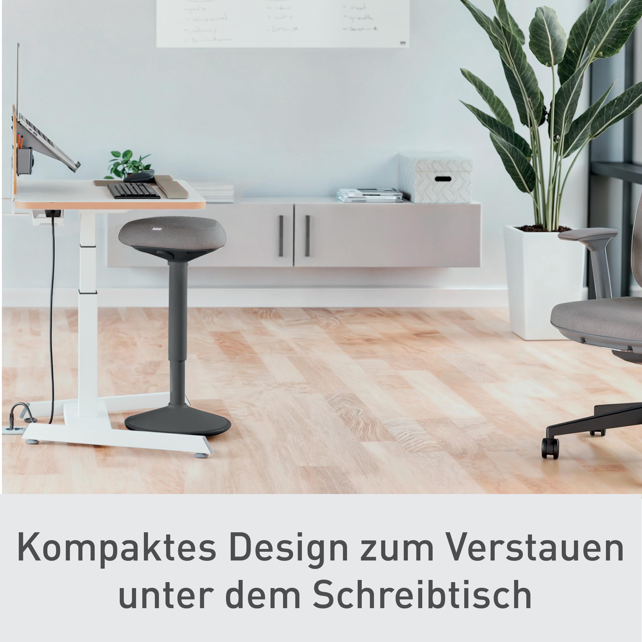Leitz Ergo Active Stehhocker mit Dual Density Foam Komfortsitz, Bürohocker höhenverstellbar von 57 bis 82 cm, Sitzbezug aus 100% Recycling-Material, Für bis zu 110kg, Ergo-Serie, Dunkelgrau, 65450089