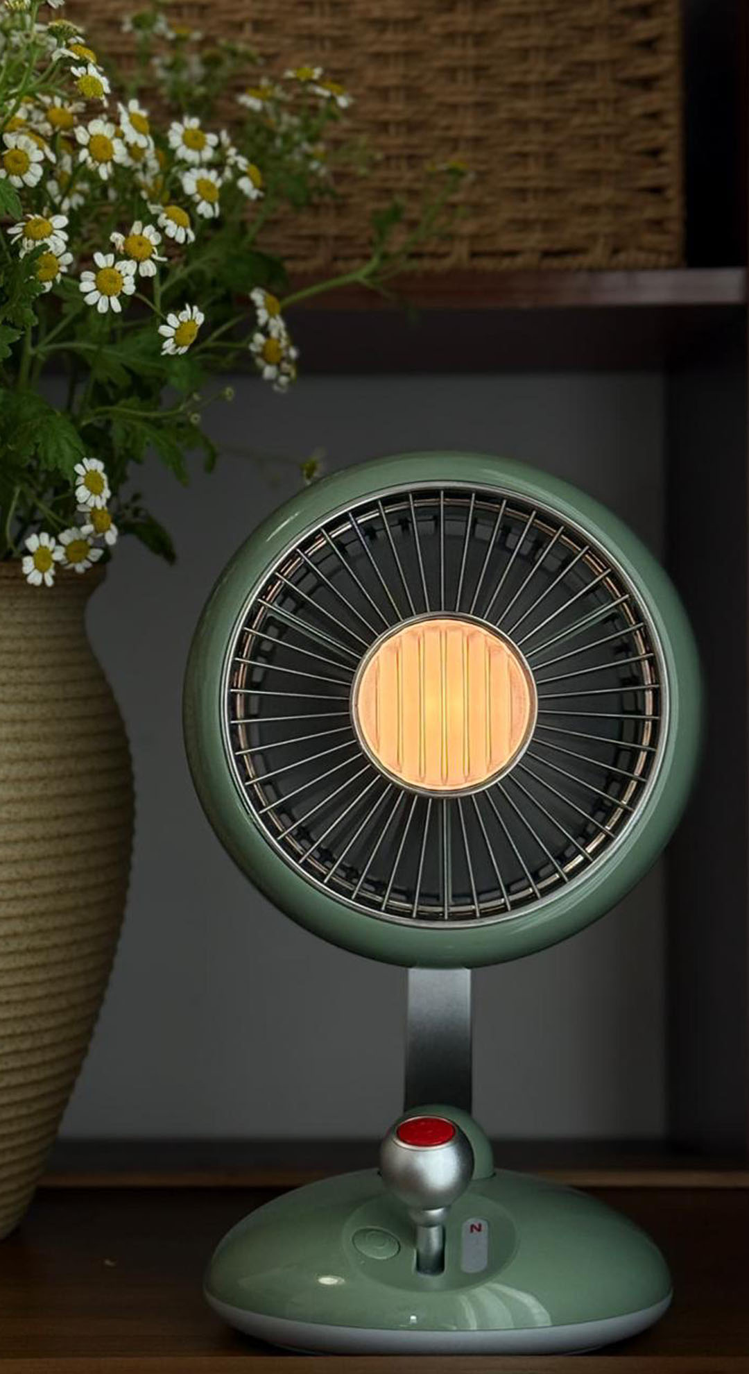 Amazon | 【唯一正規品】卓上扇風機 静音DCモーター レトロ 強風 左右