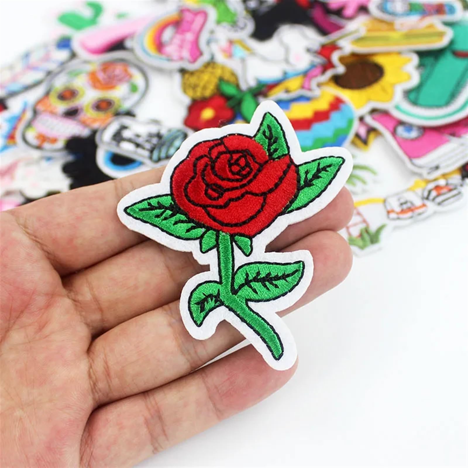 Toppa 50 Toppe in Stoffa Mista Ricami Carini termoadesivi su Badge for Bambini Ragazze Applique Fai da Te for Giacche Borse Adesivi Patchwork