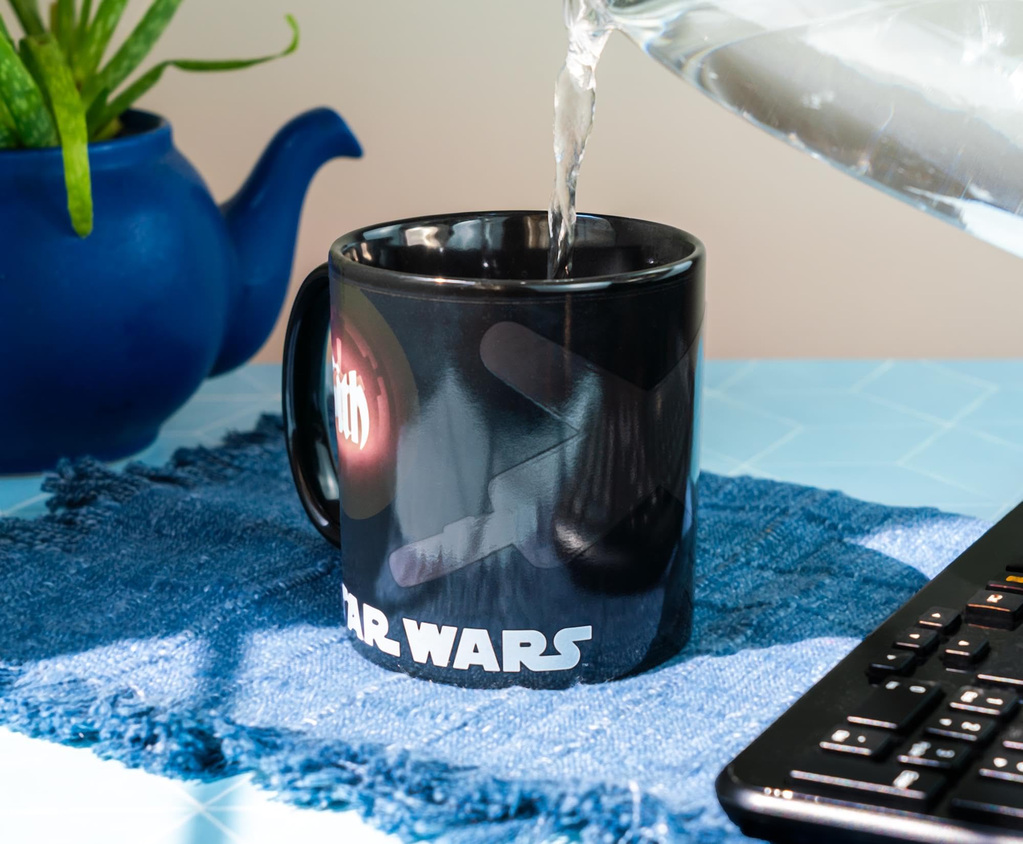 Amazon.com: Star Wars Official Jedi/Sith Clash 20-Ounce Heat