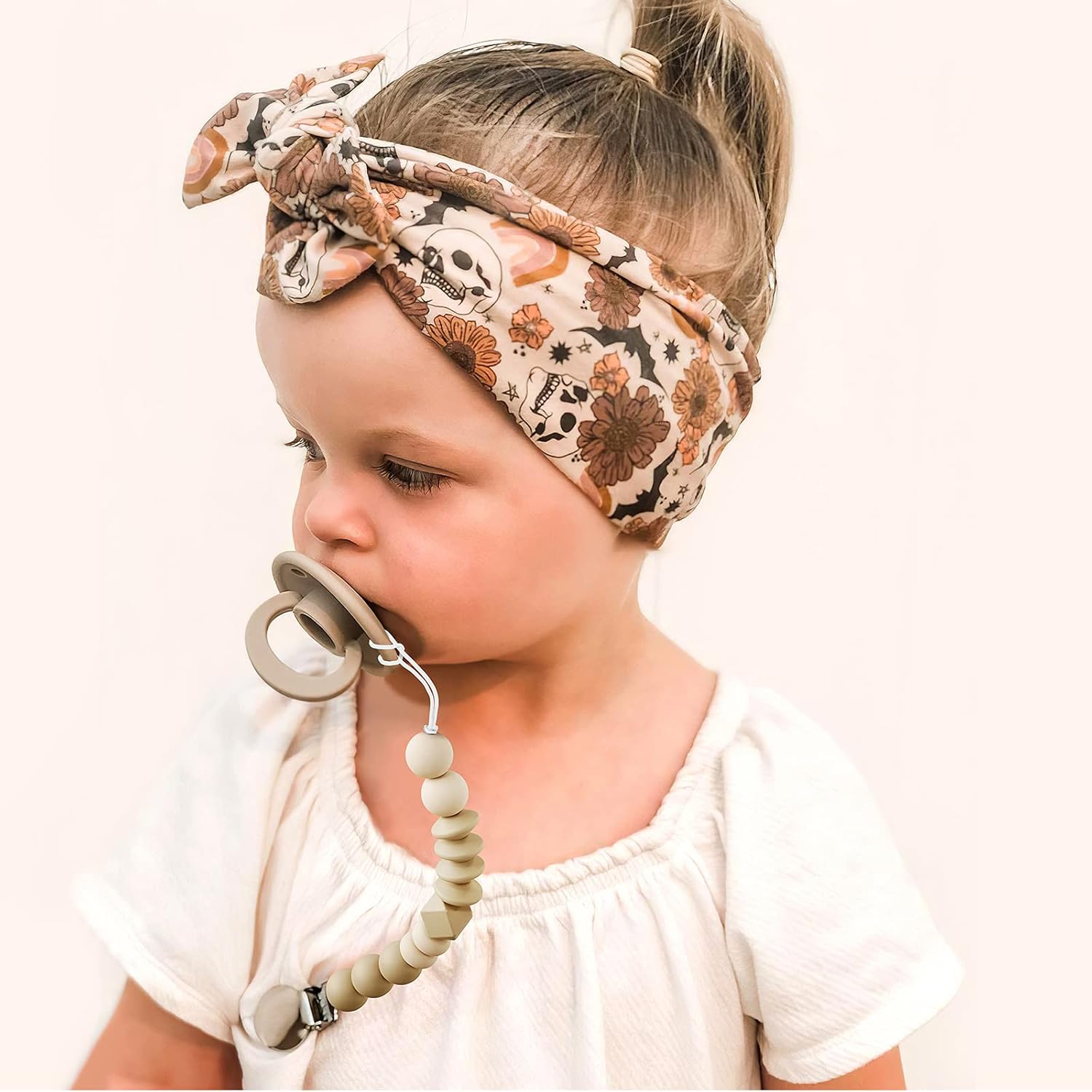 Pacifier Clip, RISHTEN Silicone Soothie Beads Teething Binky Holder Neutral Paci Clips Pacifier Accessories for Baby Boys and Girls (Dim Gray & Oatmeal) : Baby