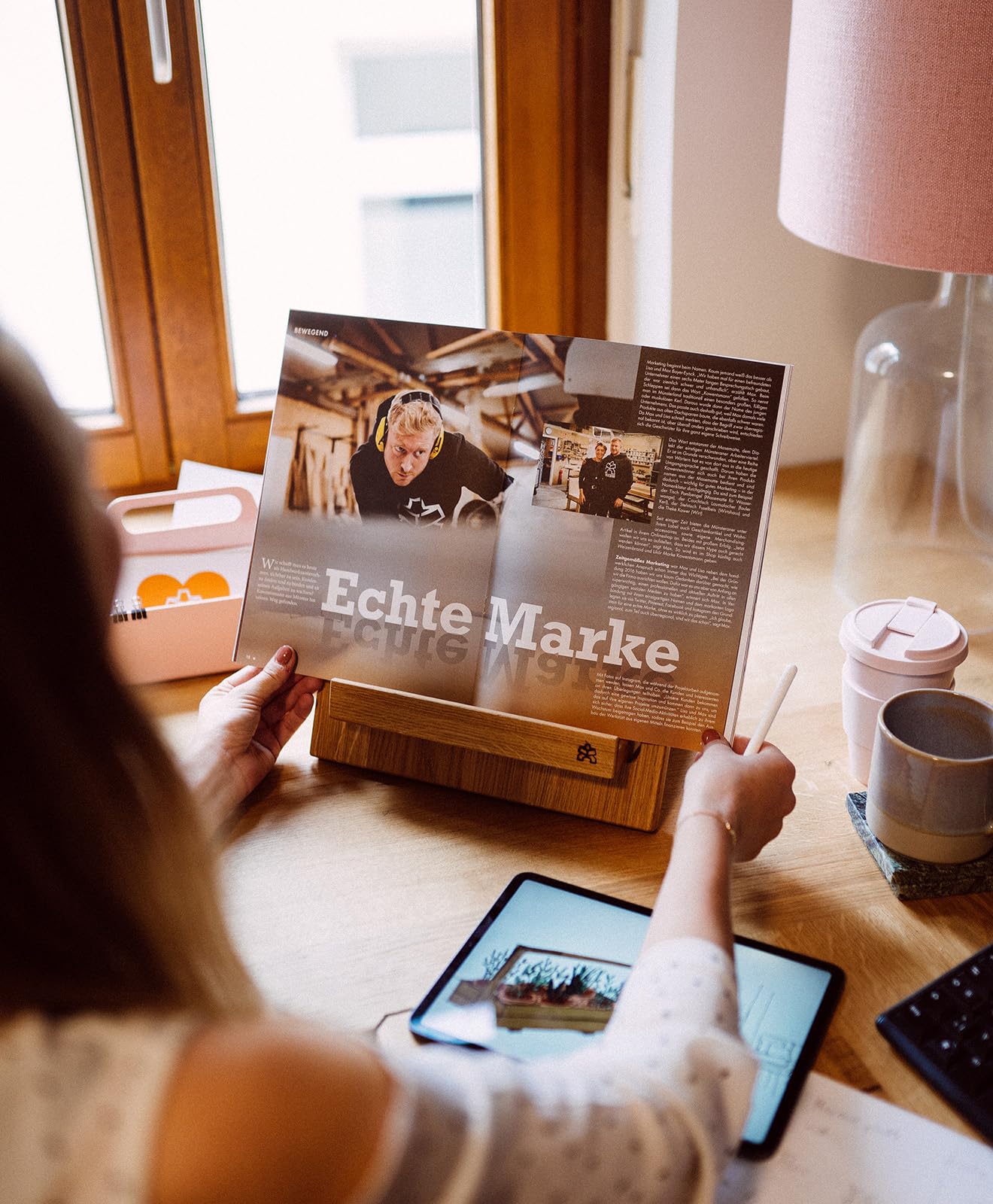Espositore per libri in legno Pauker – per libri – per tablet – per libri – per libri di cucina – fermalibri in legno di rovere