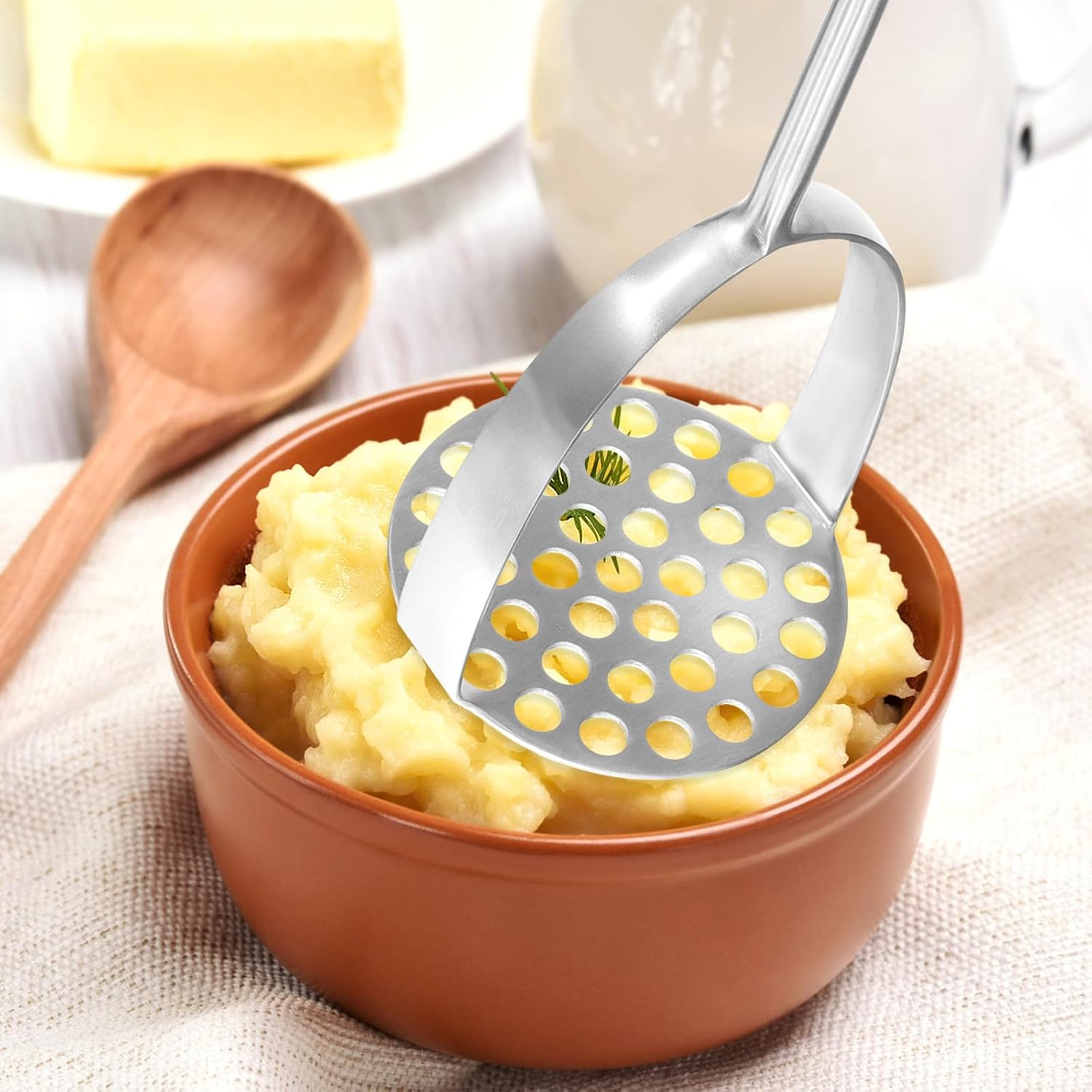 Stainless Steel Handheld Potato Crusher Masher Kitchen Gadget Vegetable Smasher Manual Food Press for Food and Mashed Potatoes Random Color