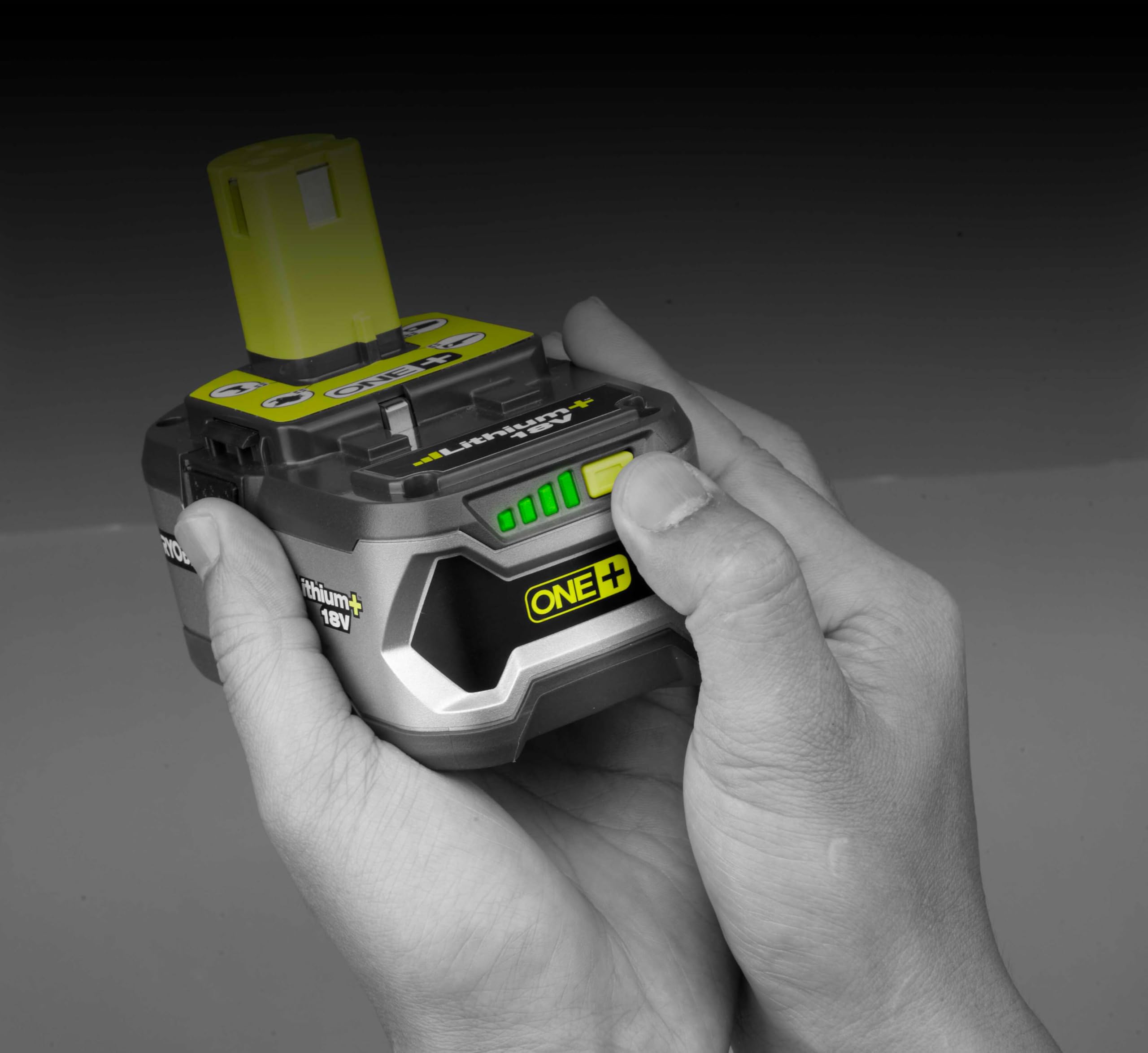 RYOBI 18V Taladro atornillador con Kit de brocas y batería incluido