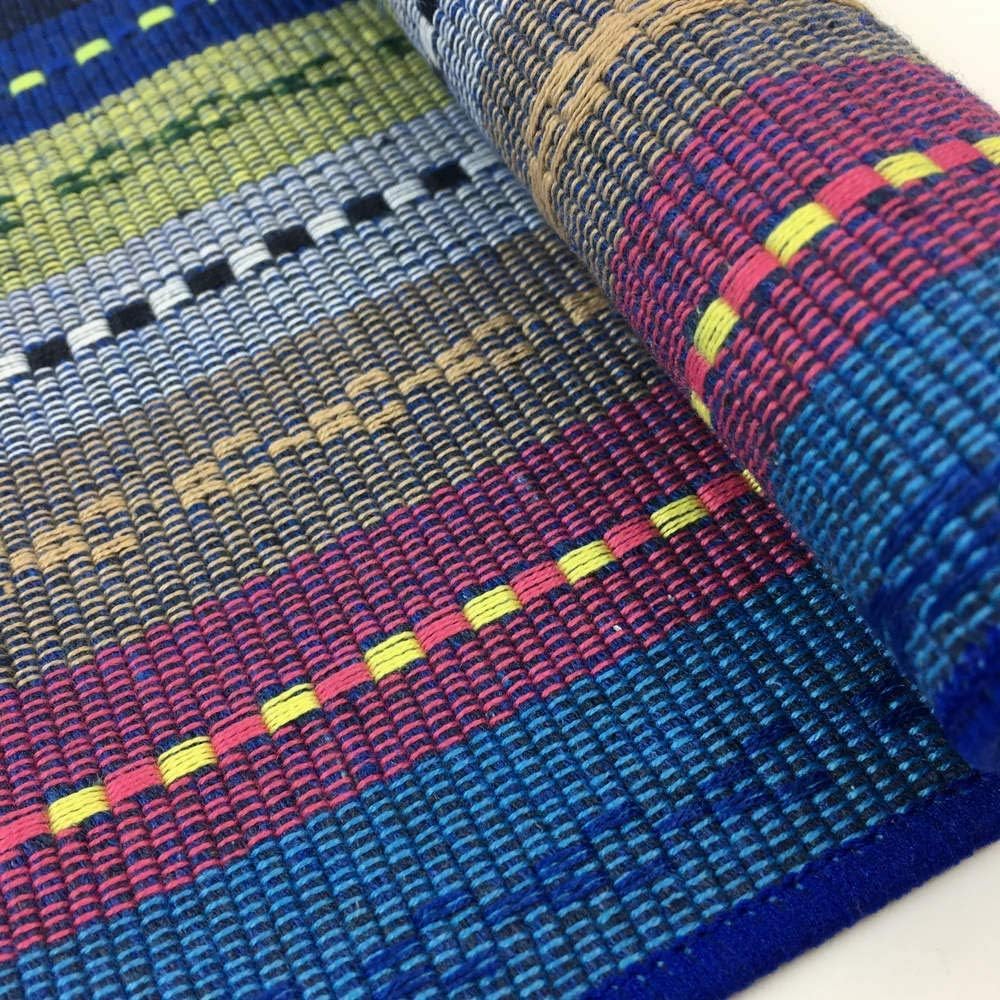 WAZAIGUR Handgewebte Tischsets aus 100 % Baumwolle, bunt, geflochten, gerippt, langlebig, wärmeisolierend, 8 Stück, blau