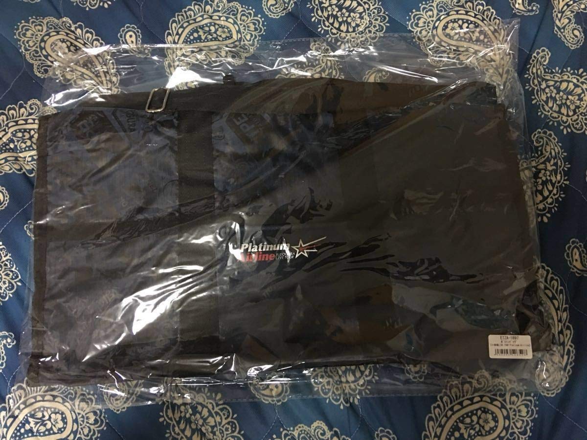 入手困難 小倉唯 Platinum Airline ボストンバック 新品未開封 続いては、ボストンバッグのご紹介です！旅行に最適な、大容量の