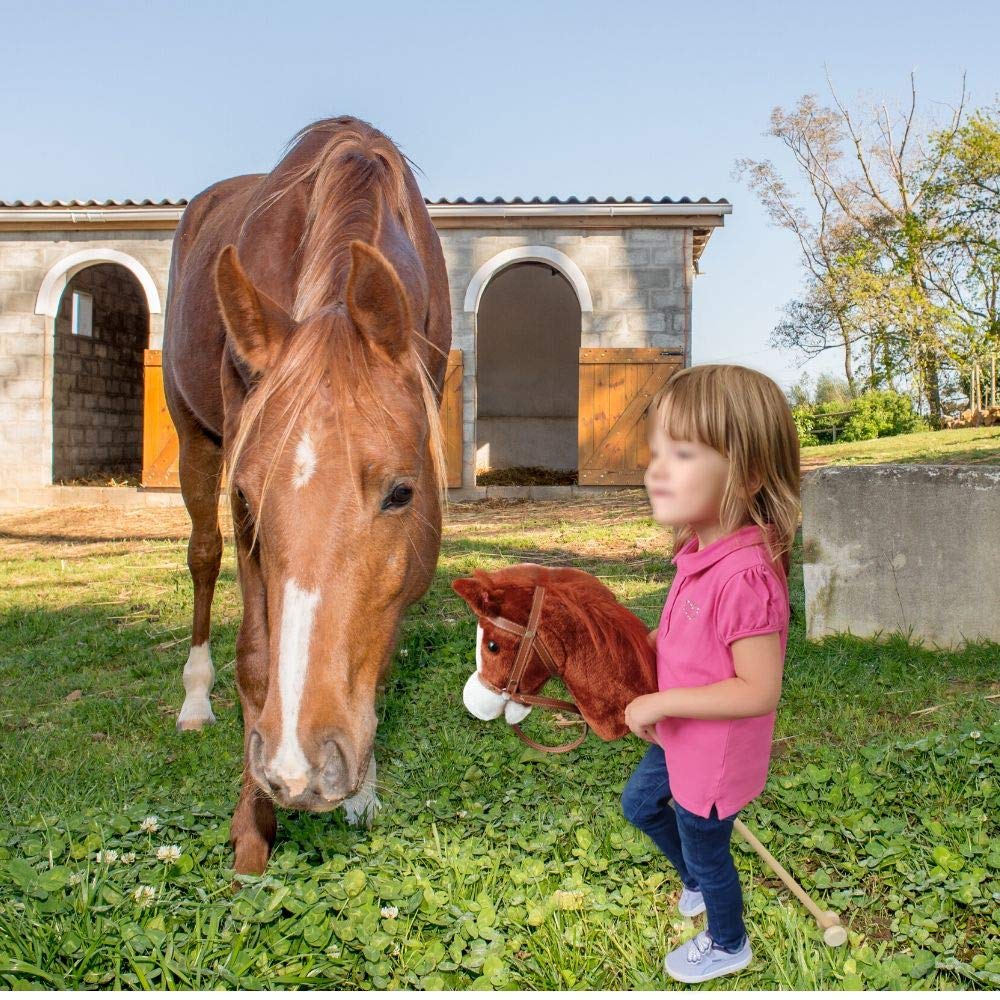 TE-Trend Steckenpferd mit Sound – 95 cm zweiteiliges Hobby Horse für Kinder, Holzstab & Plüschkopf, Reitspielzeug mit Rollen, Hobby Horsing Bewegungsspielzeug ab 3 Jahren
