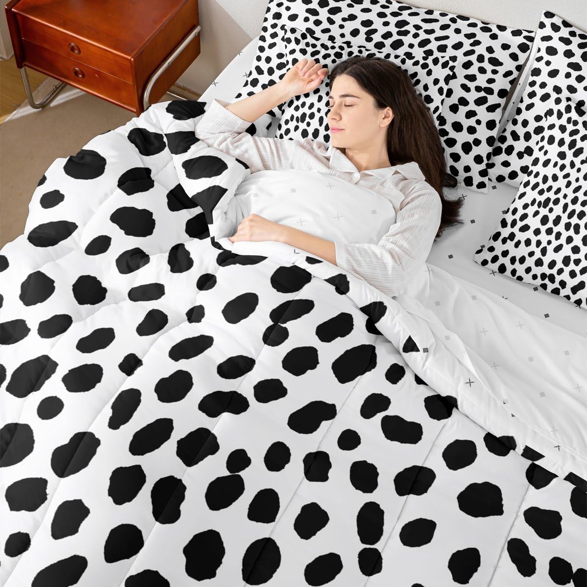 Black and White Polka Dot Queen Comforter Set Minimalists Boho Modern Bed in a Bag with Flat and Fitted Sheet Watercolor Aesthetic 7-Piece Bedding Set Graffiti Geometric Abstract Quilt Duvet Sets
