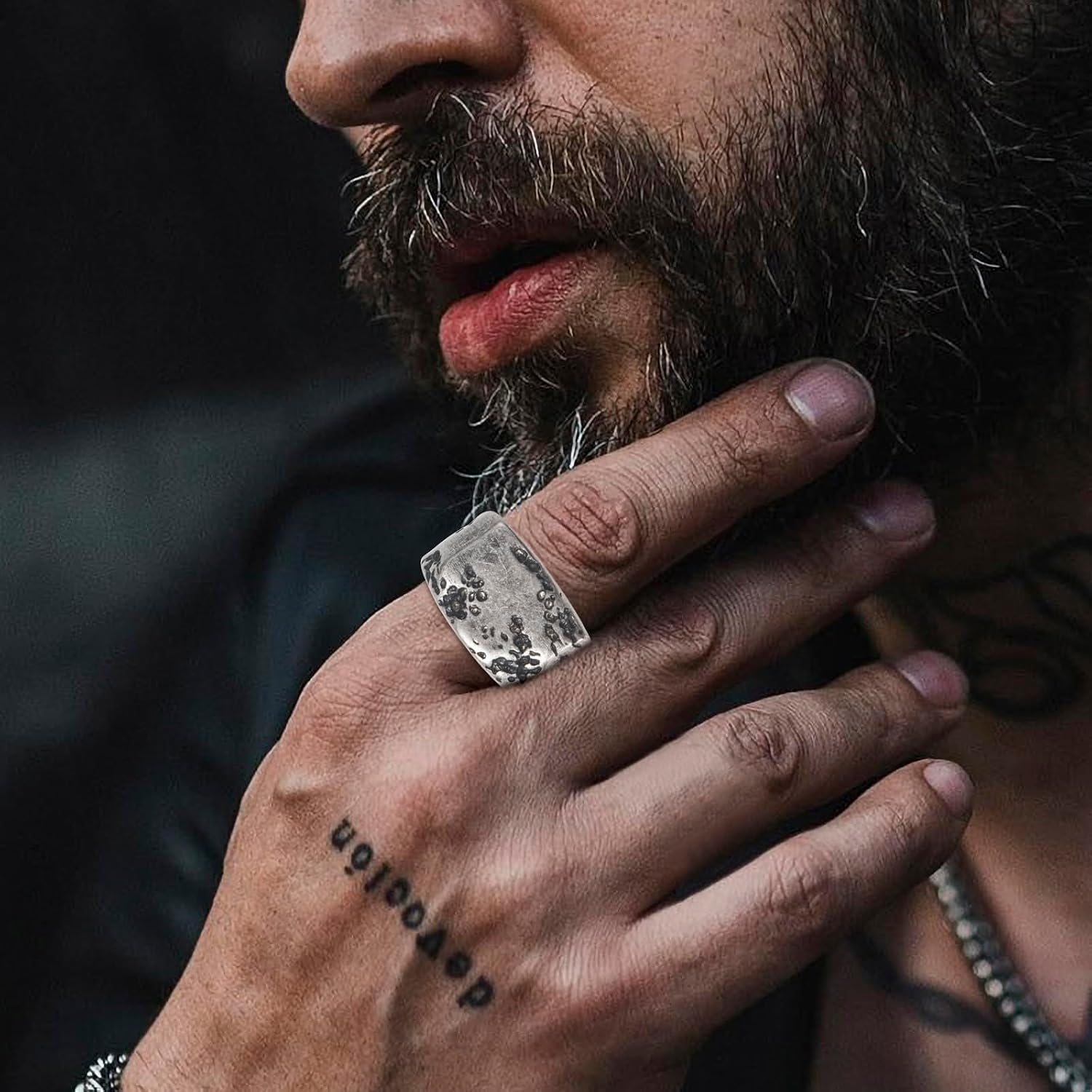 Mens Signet Rings Stainless Steel Gothic Punk Vintage Fashion Pinky Signet Band Ring Jewelry for Men Size 7/8/9/10/11/12/13