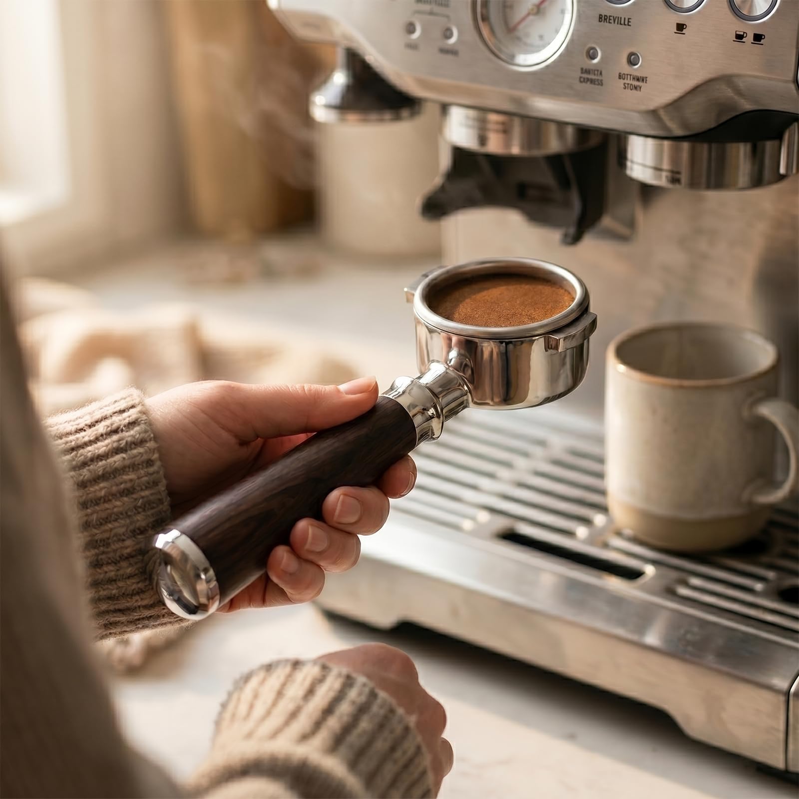 Filtr do espresso, 54 mm, bezdenny portafilter do kawy marki CrossCreek z filtrem portafilter ze stali nierdzewnej i litego drewnianego uchwytu do ekspresu do espresso Breville Barista 6296-53101-01A