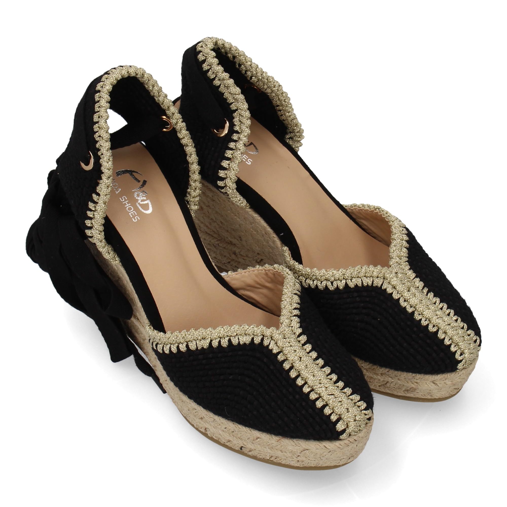 shoes&blues.es Alpargata de Mujer con Ribete Decorativo destaca por su Altura con Cuna Acolchada de Esparto. Cierre de Cintas. Un Modelo Comodo y Ligero para Verano.