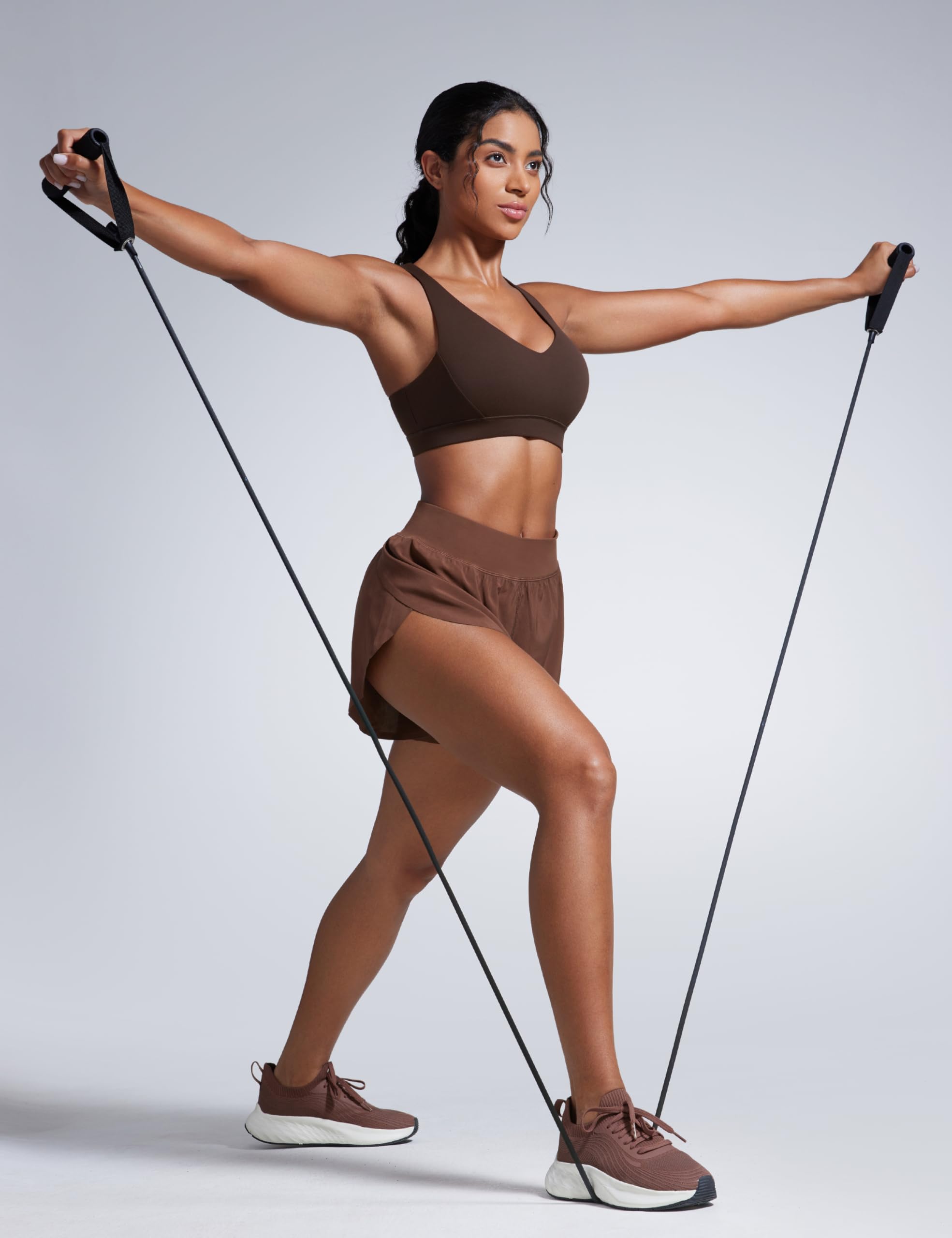 CRZ YOGA Butterbreeze Soutien-Gorge Dos Croisé | Maintien Modéré, Coussinets Amovibles, Séchage Rapide, Col en V, Découpe, Bretelles Larges Réglables, pour Femmes