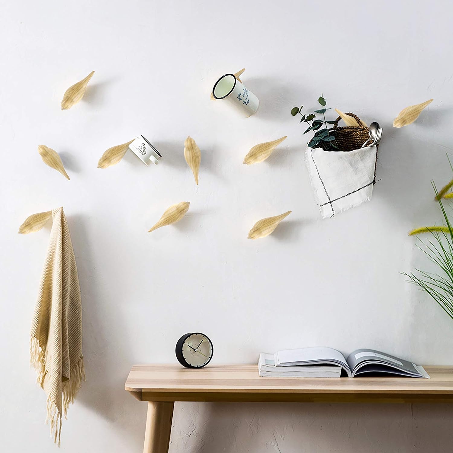 DesignSter Wood Grain Bird Coat Hooks - Premium Resin Creative Wall Mounted Birds Decorative Art Decor Hat Towel Bag Hanger Gift for Home,Living Room, Bedroom, Shop, Set of 5